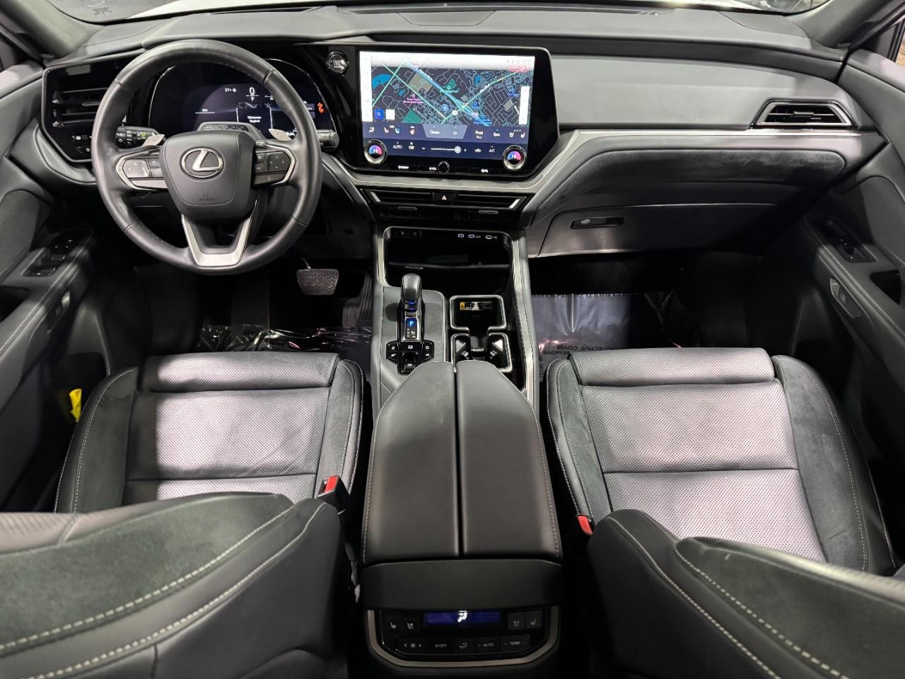Lexus TX Vehicle Full-screen Gallery Image 15