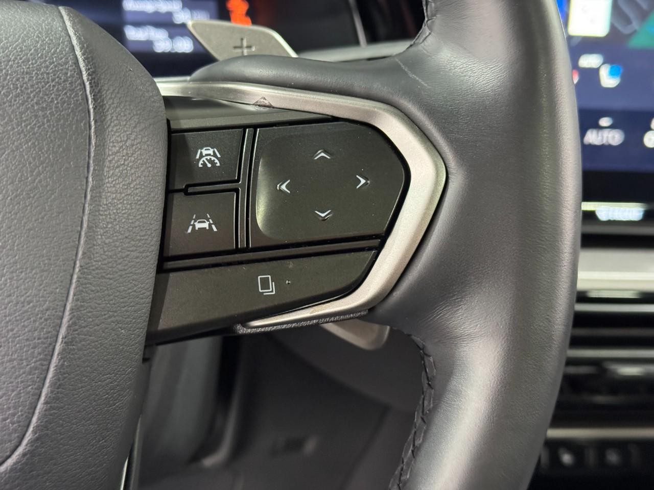 Lexus TX Vehicle Full-screen Gallery Image 31