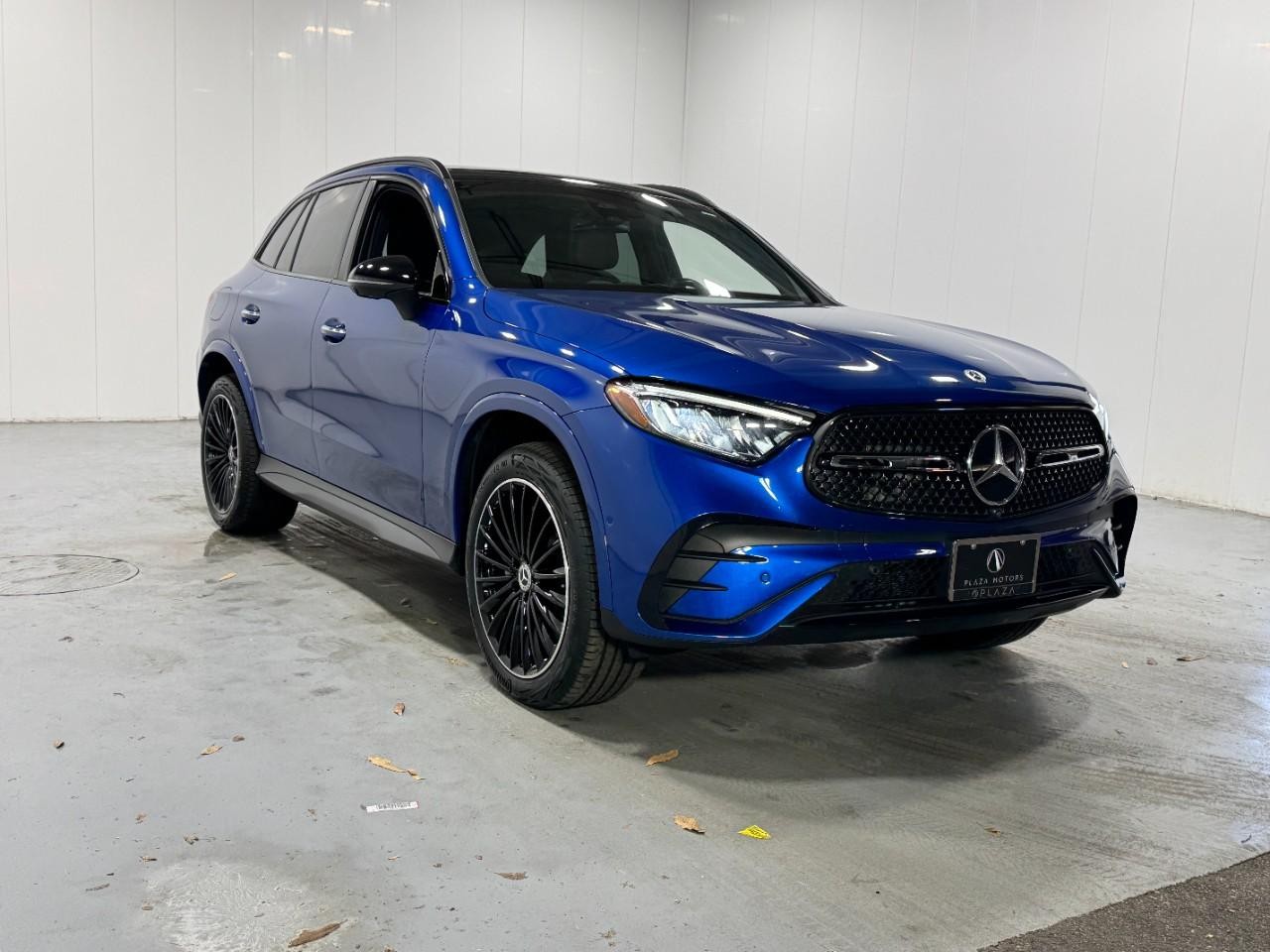 Mercedes-Benz GLC Vehicle Full-screen Gallery Image 6