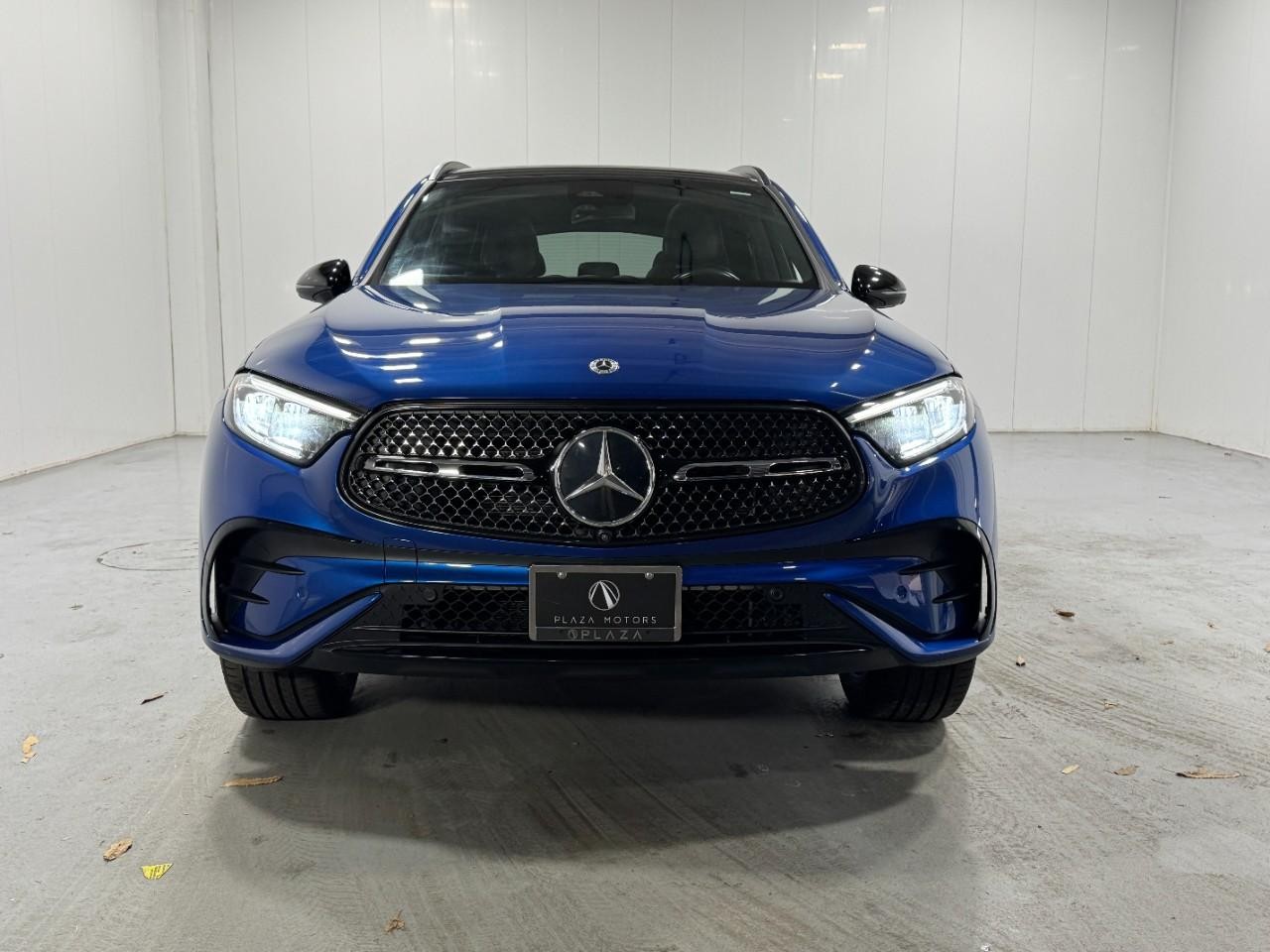 Mercedes-Benz GLC Vehicle Full-screen Gallery Image 7