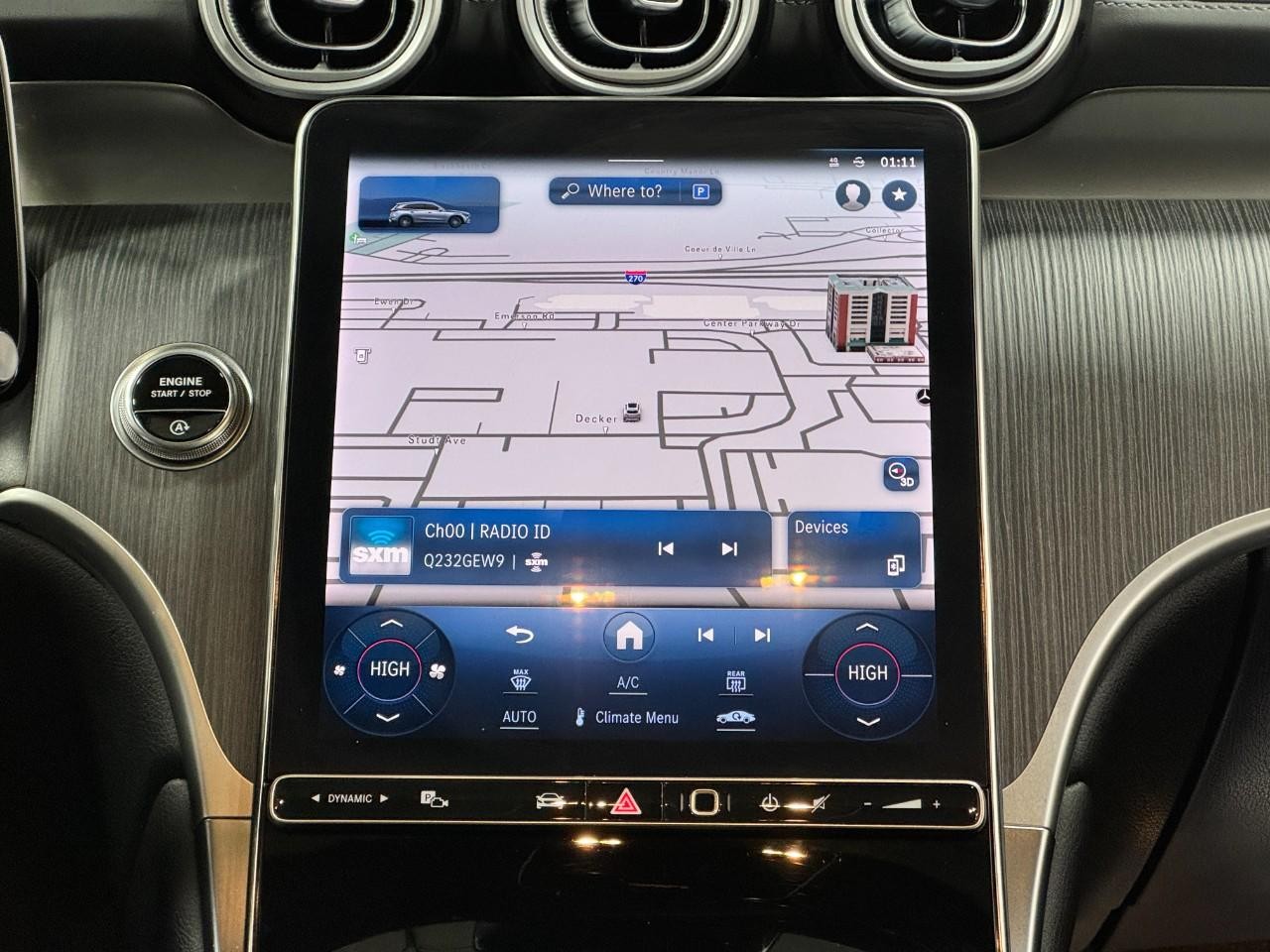 Mercedes-Benz GLC Vehicle Full-screen Gallery Image 14