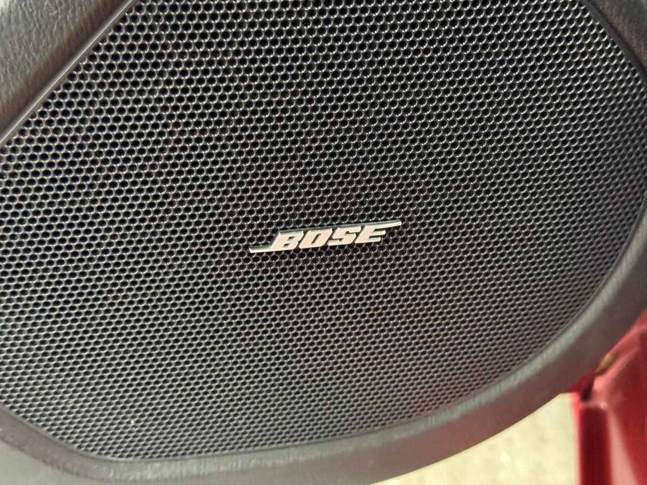 Mazda MAZDA3 4-Door Vehicle Full-screen Gallery Image 24