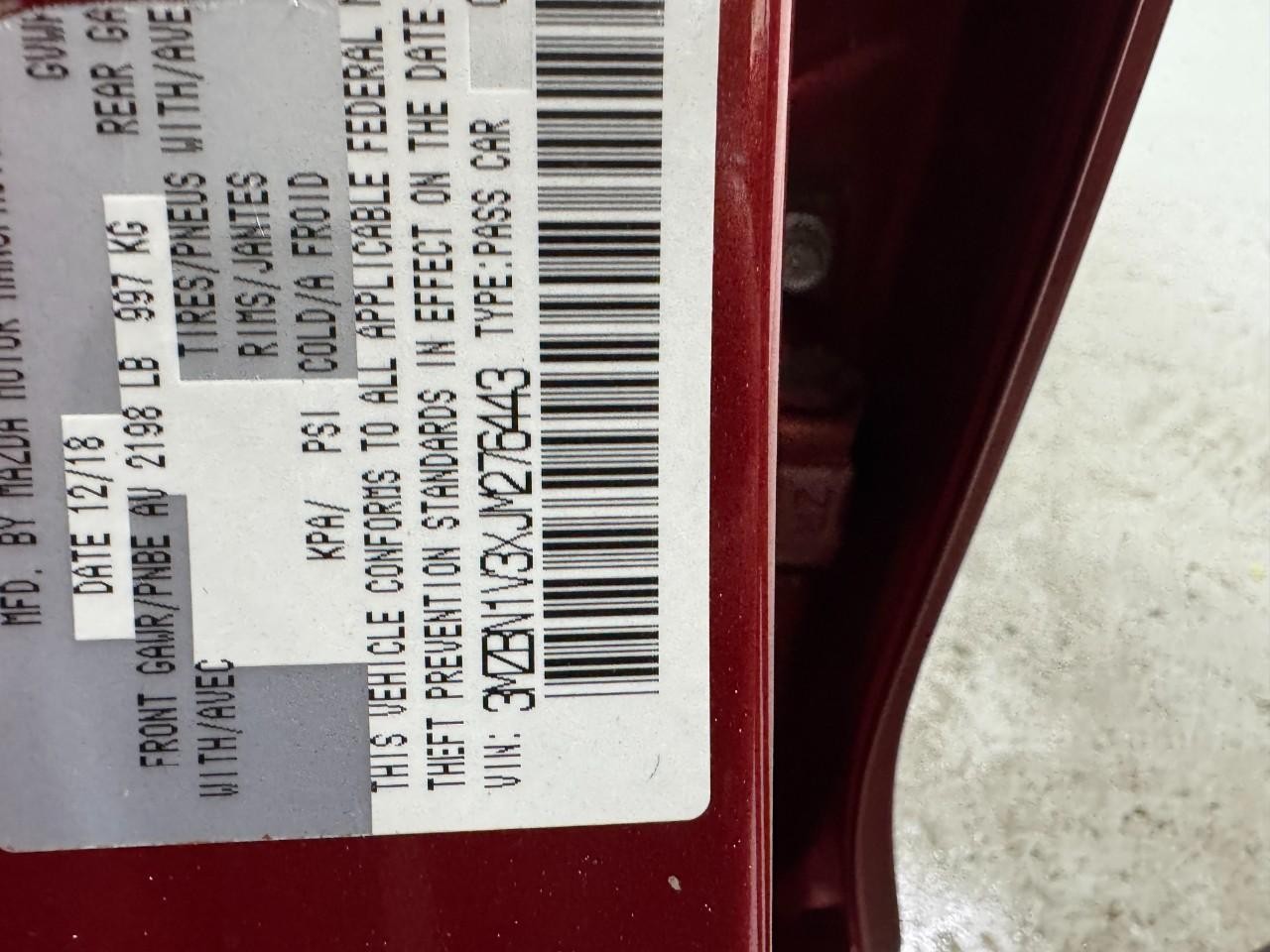 Mazda MAZDA3 4-Door Vehicle Full-screen Gallery Image 33