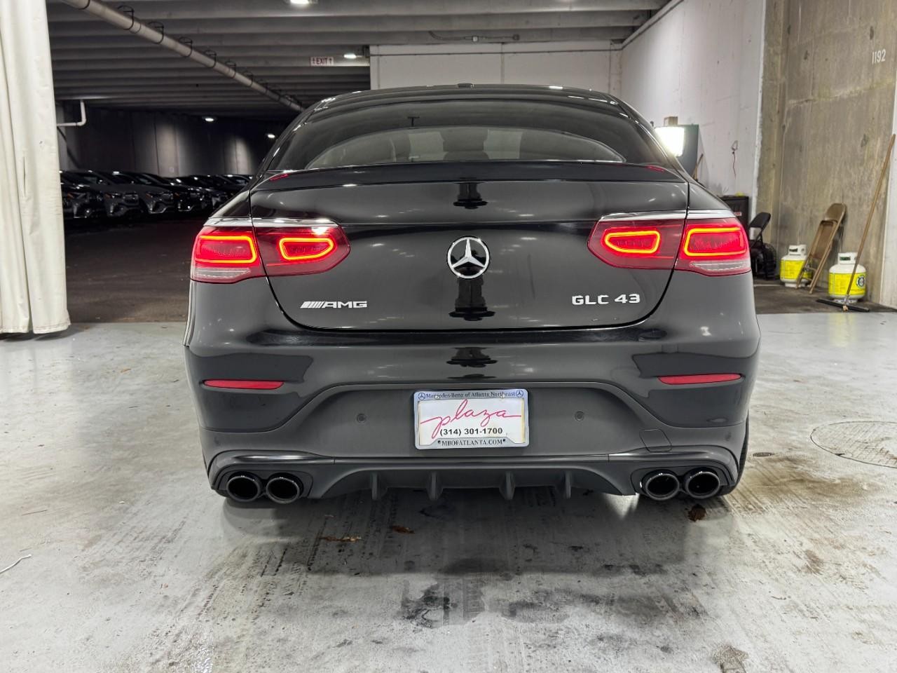 Mercedes-Benz GLC Vehicle Full-screen Gallery Image 9