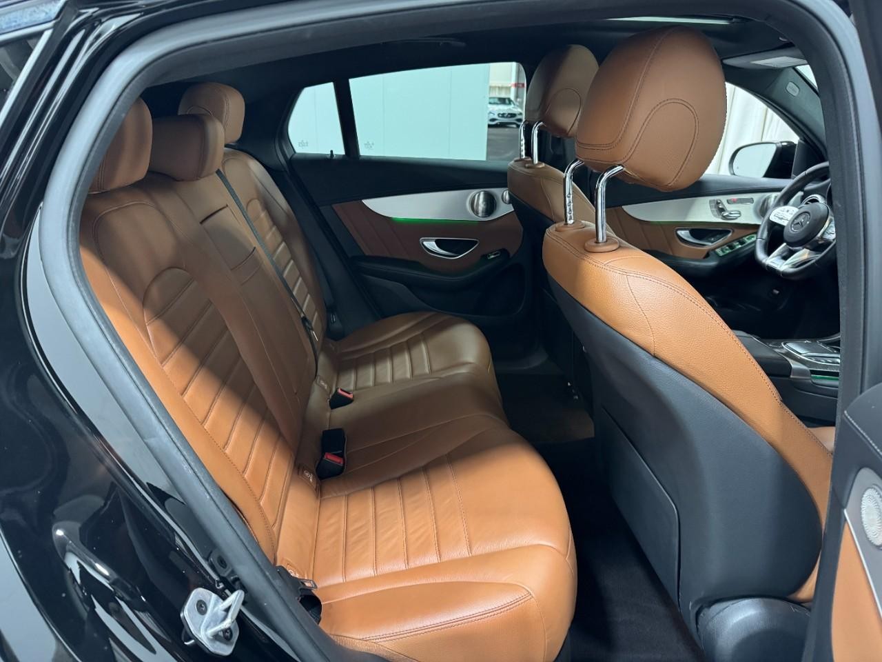 Mercedes-Benz GLC Vehicle Full-screen Gallery Image 10