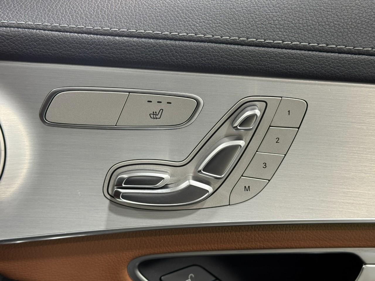 Mercedes-Benz GLC Vehicle Full-screen Gallery Image 21