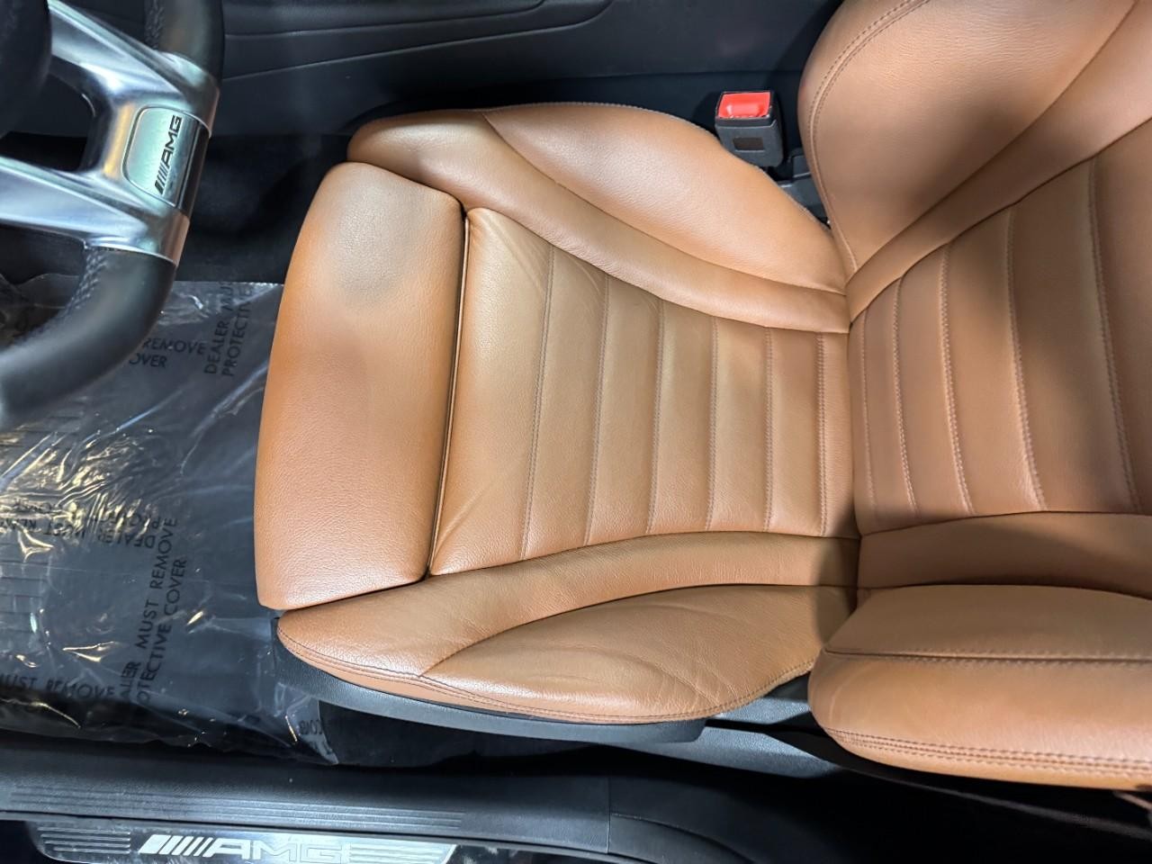 Mercedes-Benz GLC Vehicle Full-screen Gallery Image 30