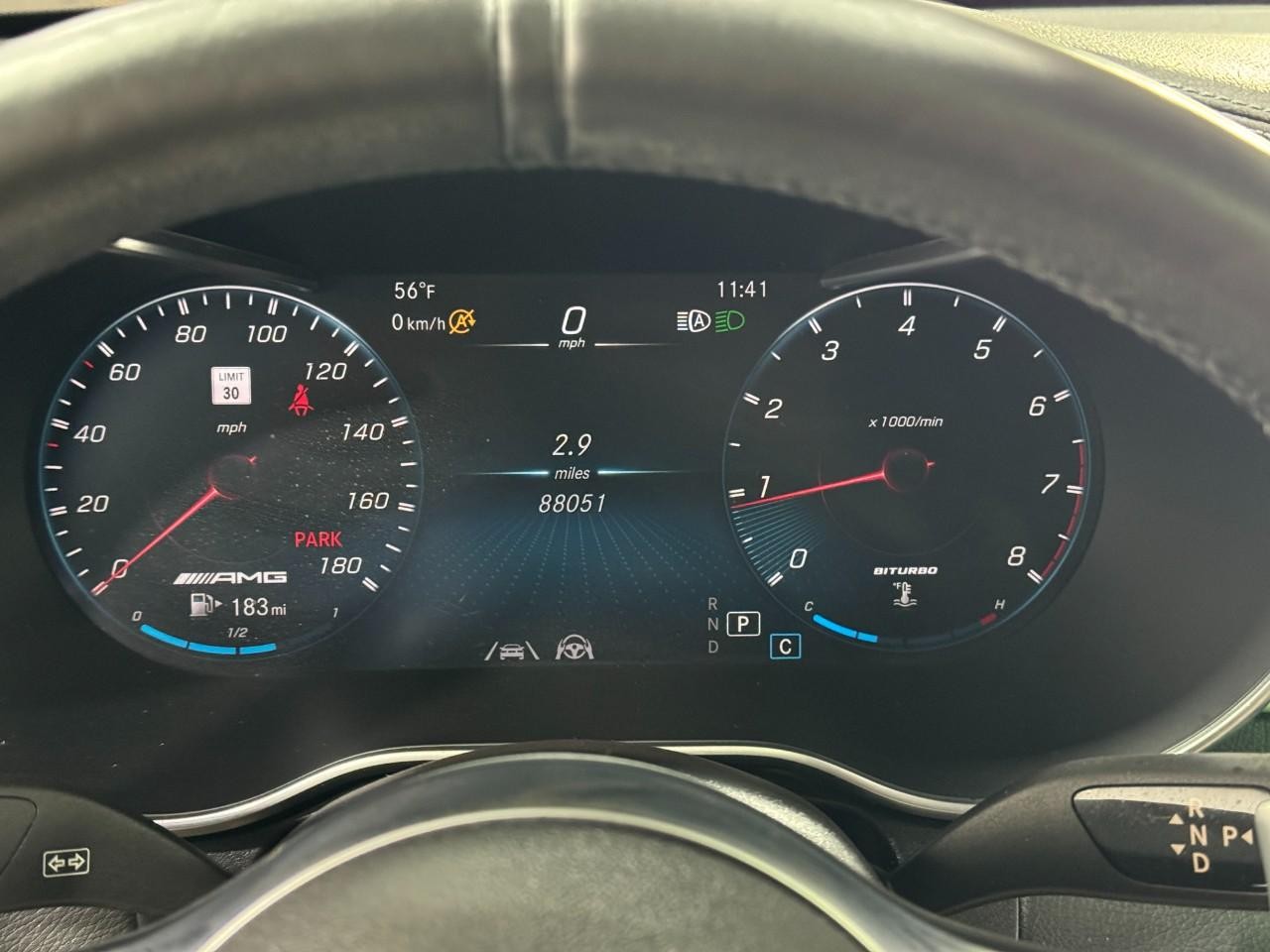 Mercedes-Benz GLC Vehicle Full-screen Gallery Image 35