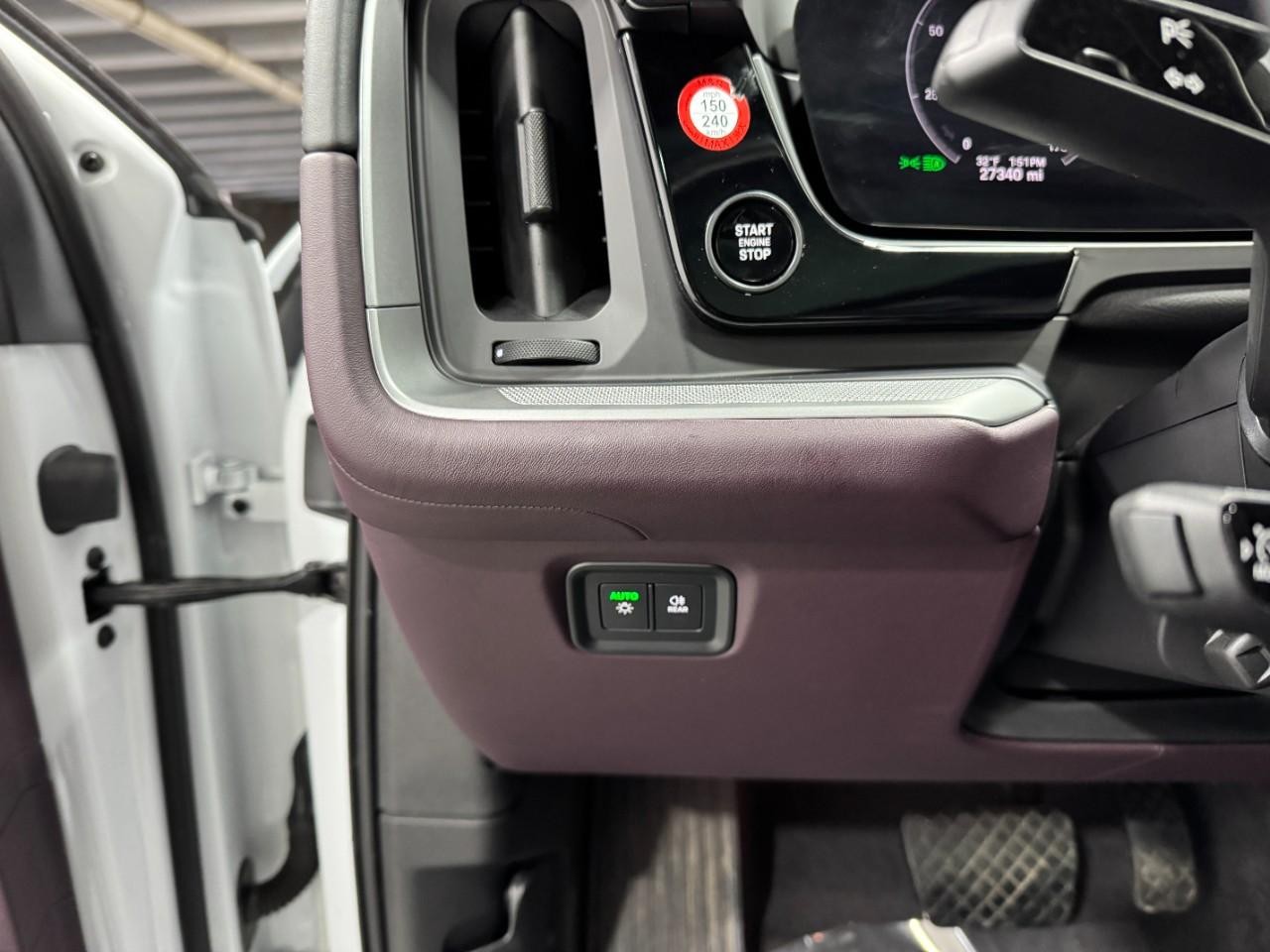 Porsche Cayenne Vehicle Full-screen Gallery Image 29