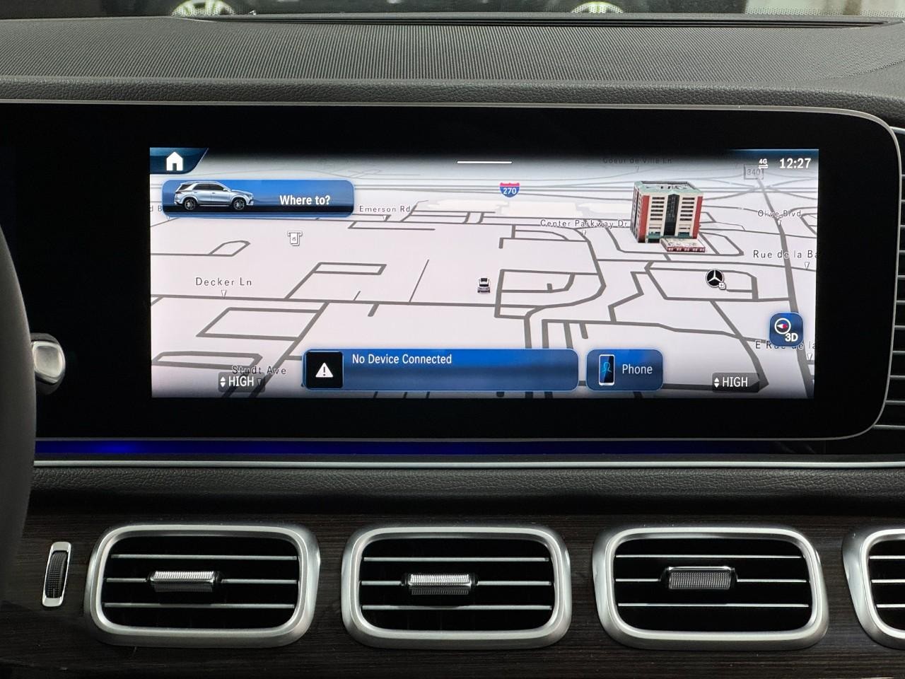 Mercedes-Benz GLE Vehicle Full-screen Gallery Image 15