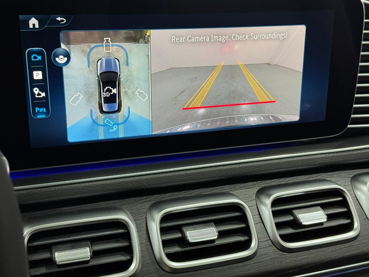 Mercedes-Benz GLE Vehicle Full-screen Gallery Image 37