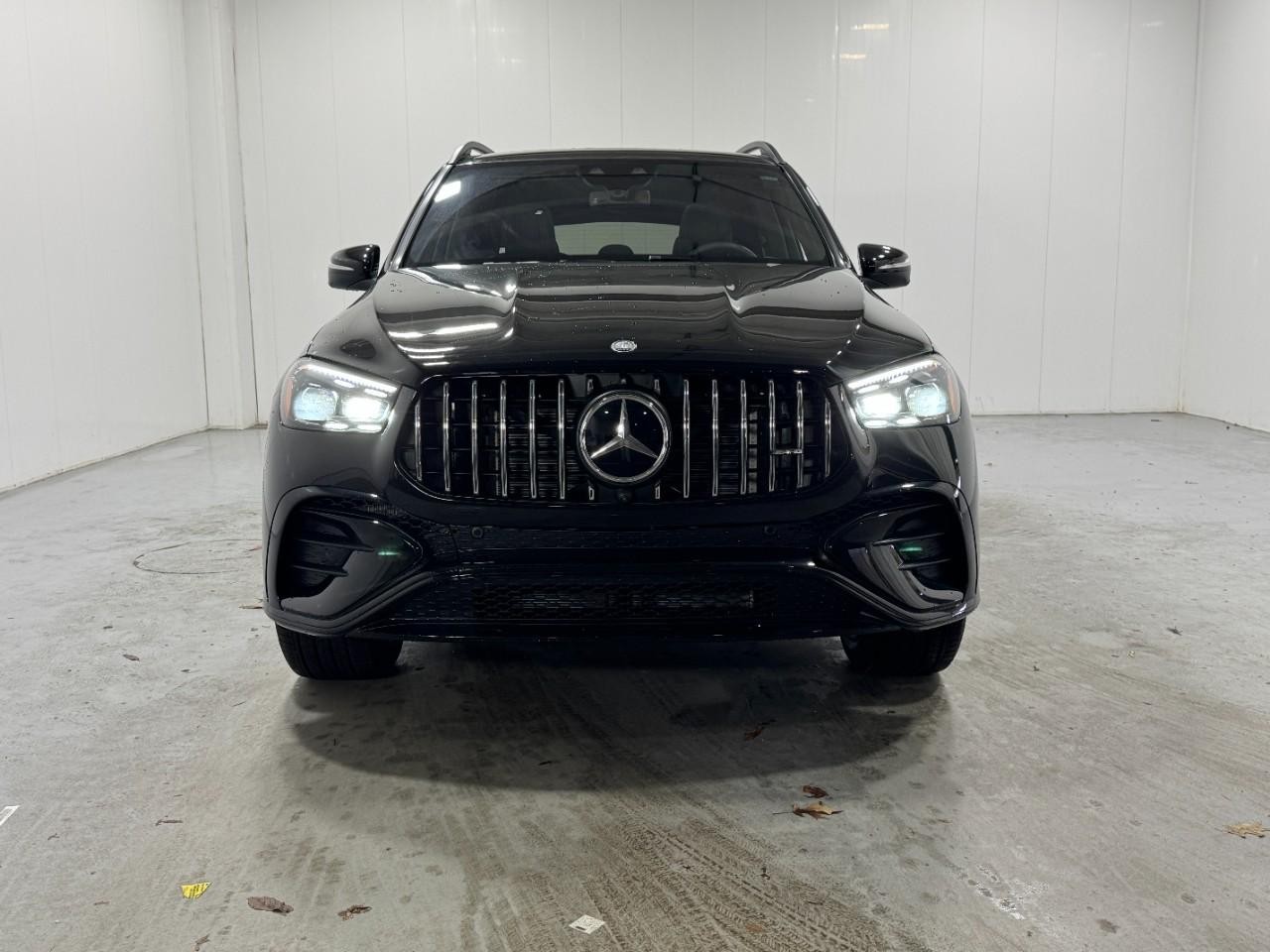 Mercedes-Benz GLE Vehicle Full-screen Gallery Image 7