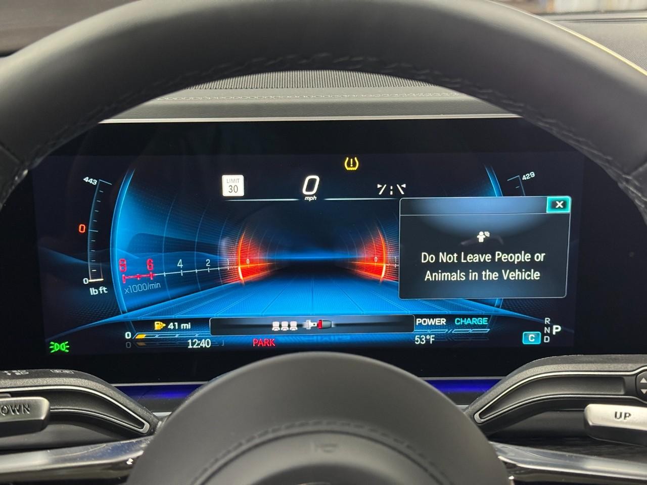 Mercedes-Benz GLE Vehicle Full-screen Gallery Image 34