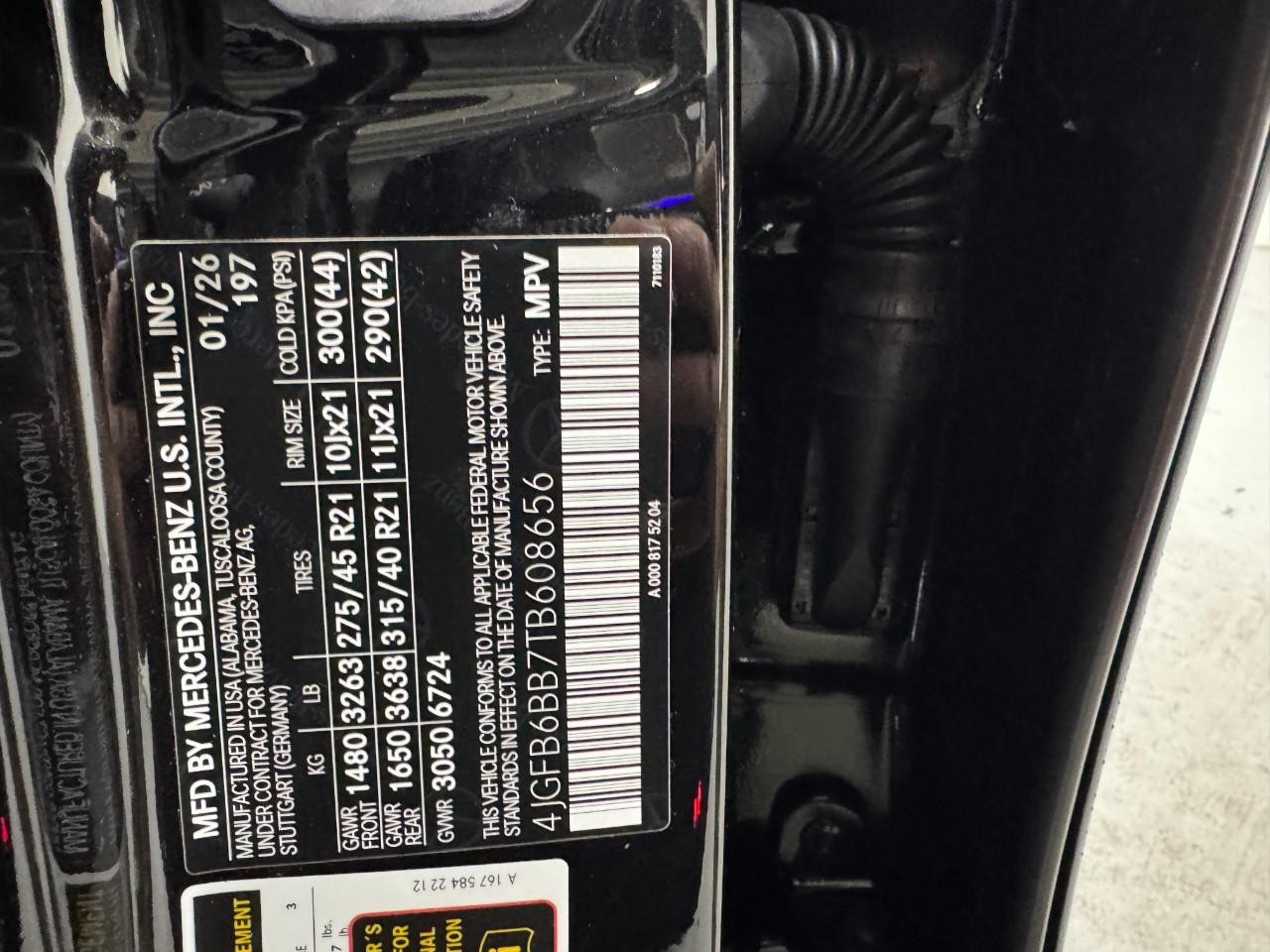 Mercedes-Benz GLE Vehicle Full-screen Gallery Image 37