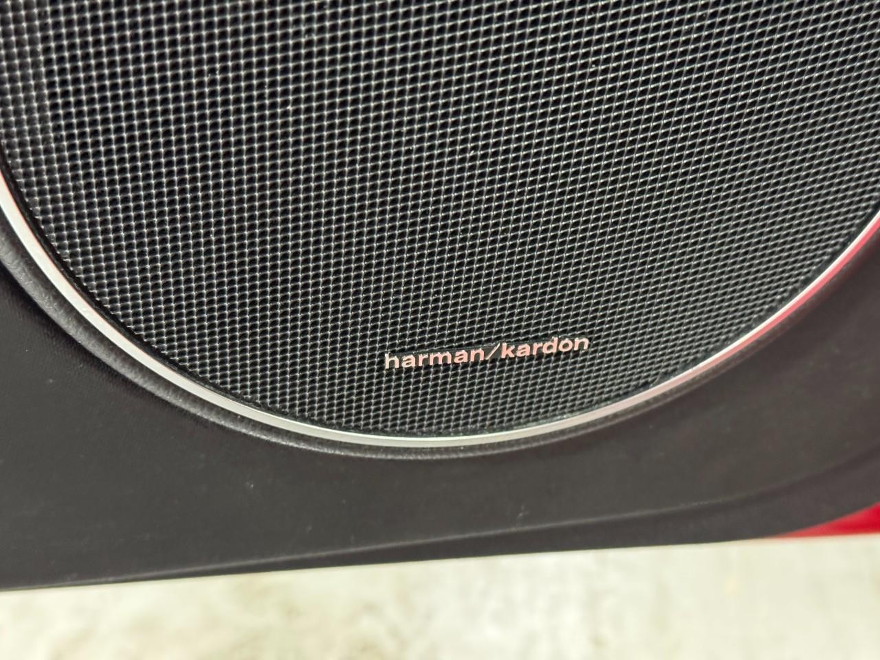 Mercedes-Benz C-Class Vehicle Full-screen Gallery Image 25