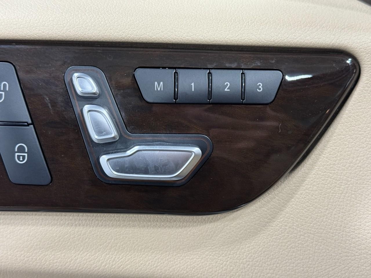 Mercedes-Benz GLE Vehicle Full-screen Gallery Image 22