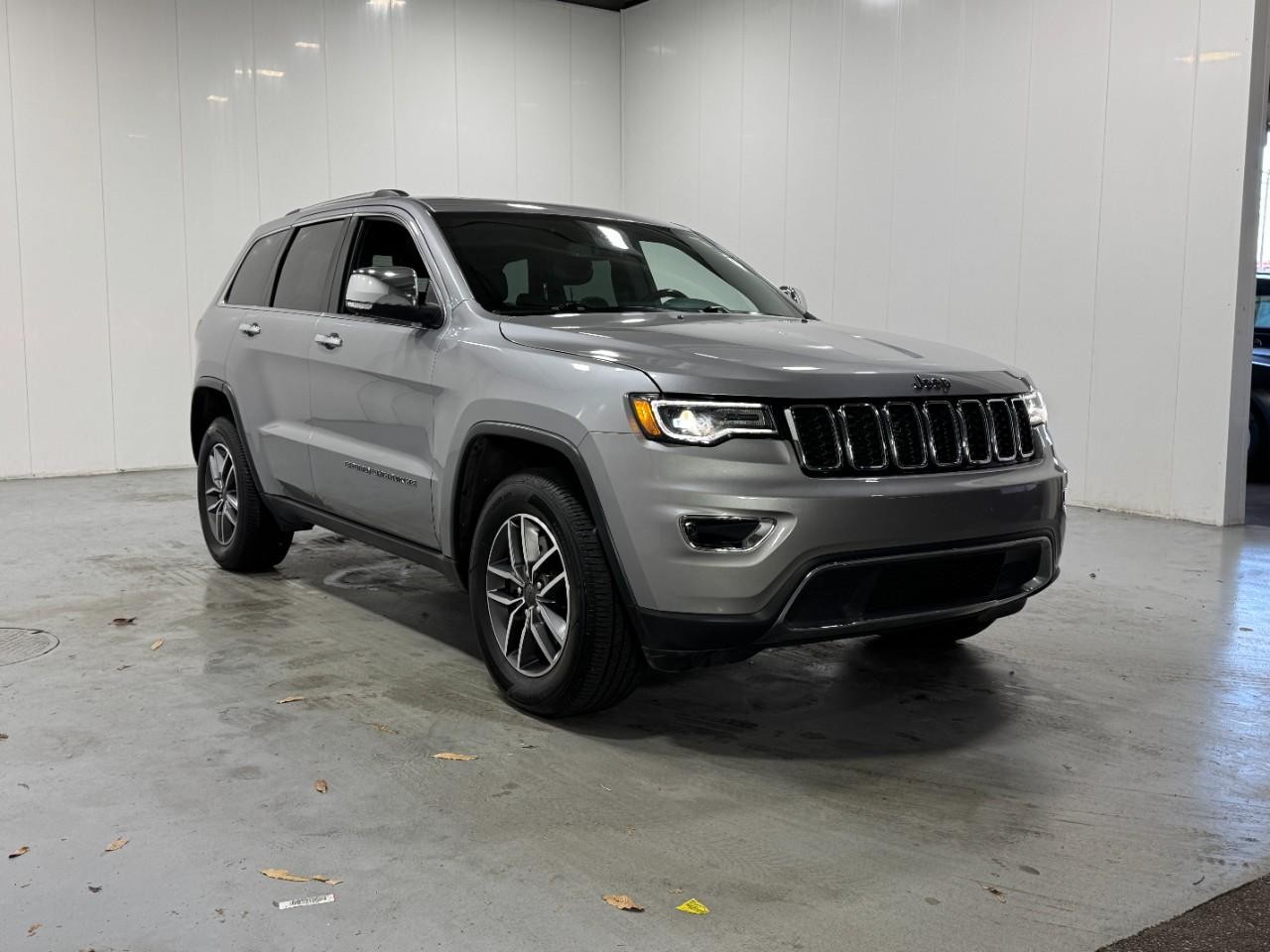 Jeep Grand Cherokee Vehicle Full-screen Gallery Image 6