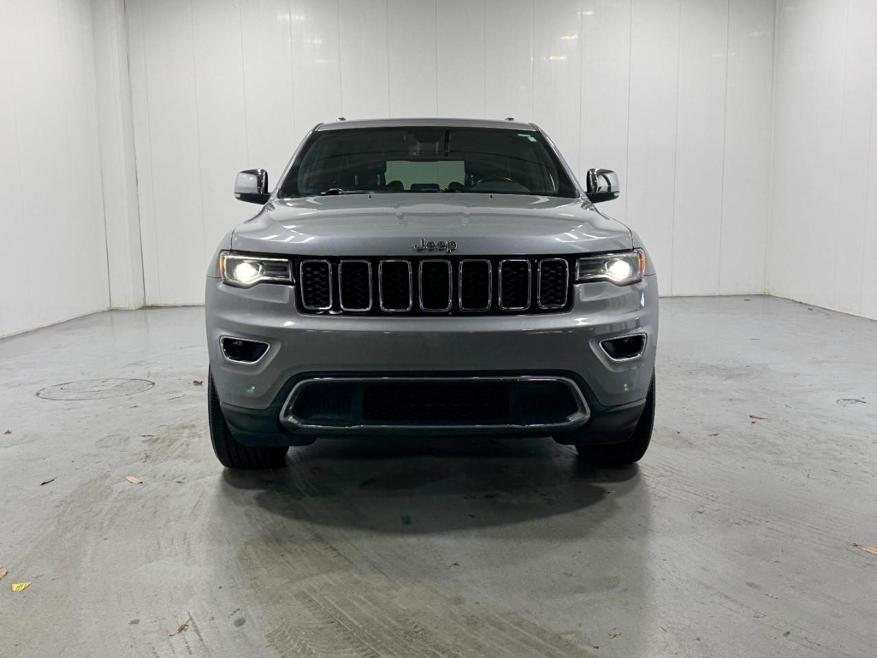 Jeep Grand Cherokee Vehicle Full-screen Gallery Image 7