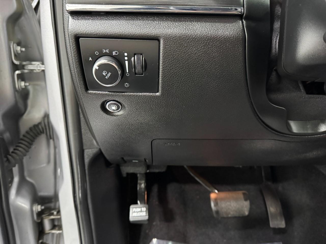 Jeep Grand Cherokee Vehicle Full-screen Gallery Image 27