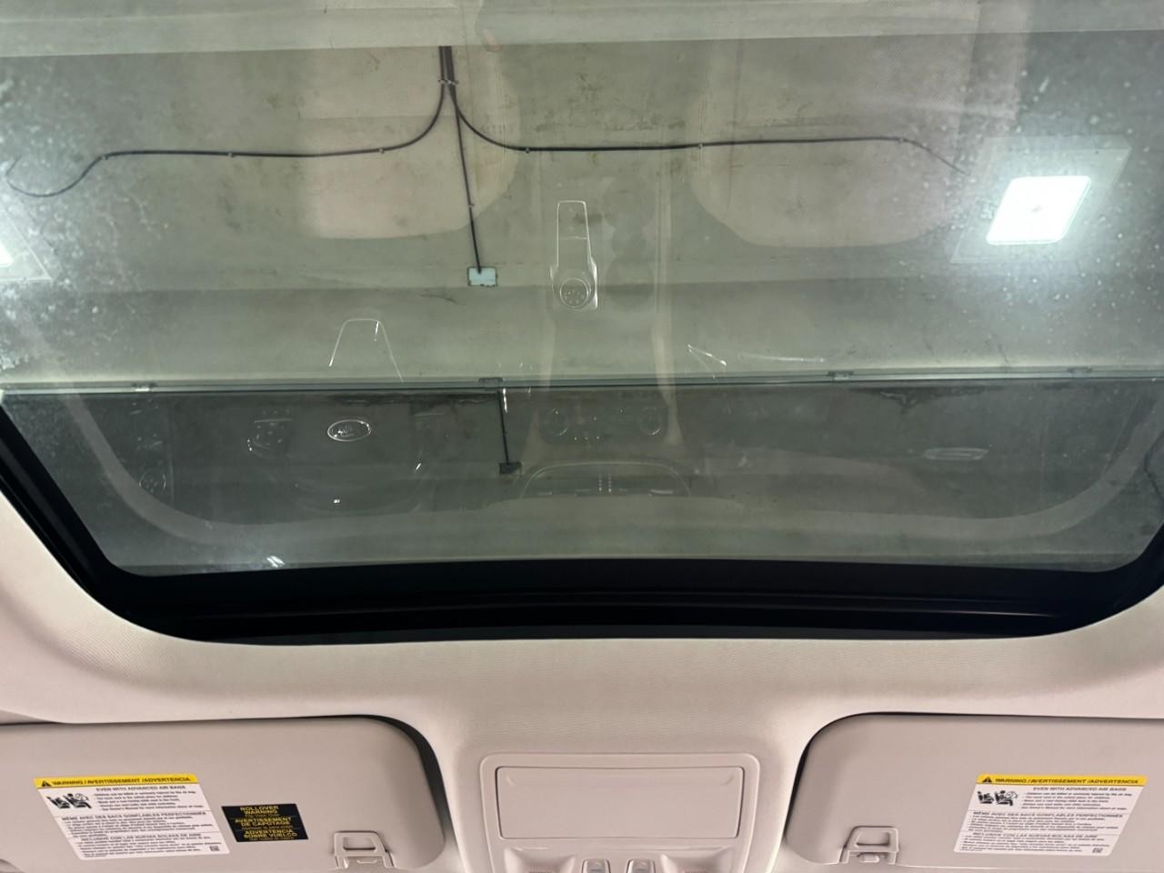 Ford Escape Vehicle Full-screen Gallery Image 11