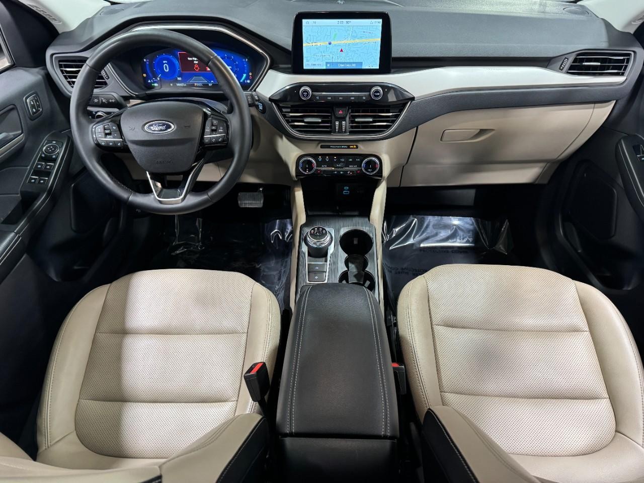 Ford Escape Vehicle Full-screen Gallery Image 12