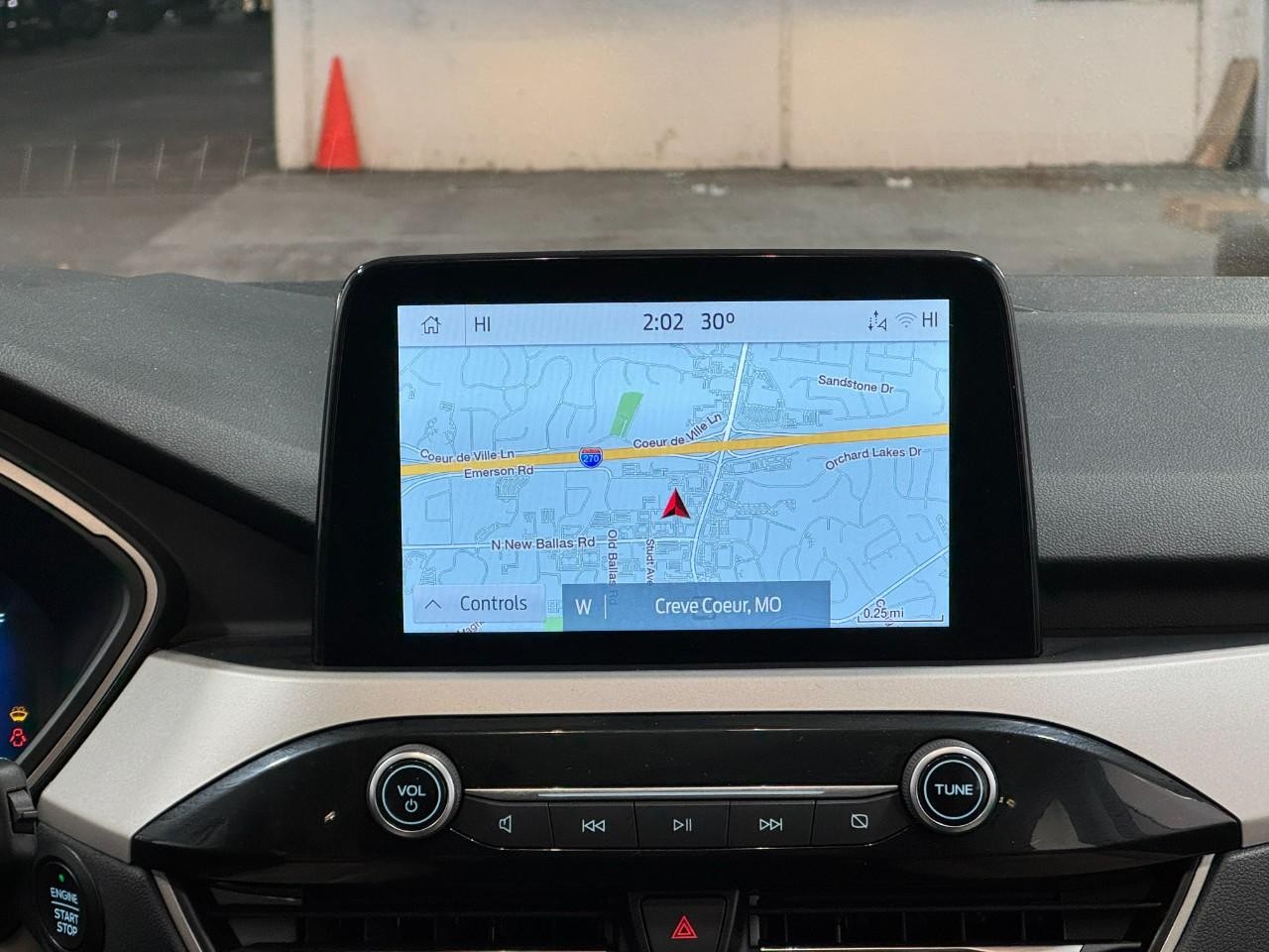 Ford Escape Vehicle Full-screen Gallery Image 14