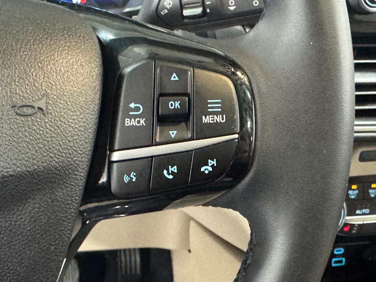 Ford Escape Vehicle Full-screen Gallery Image 30