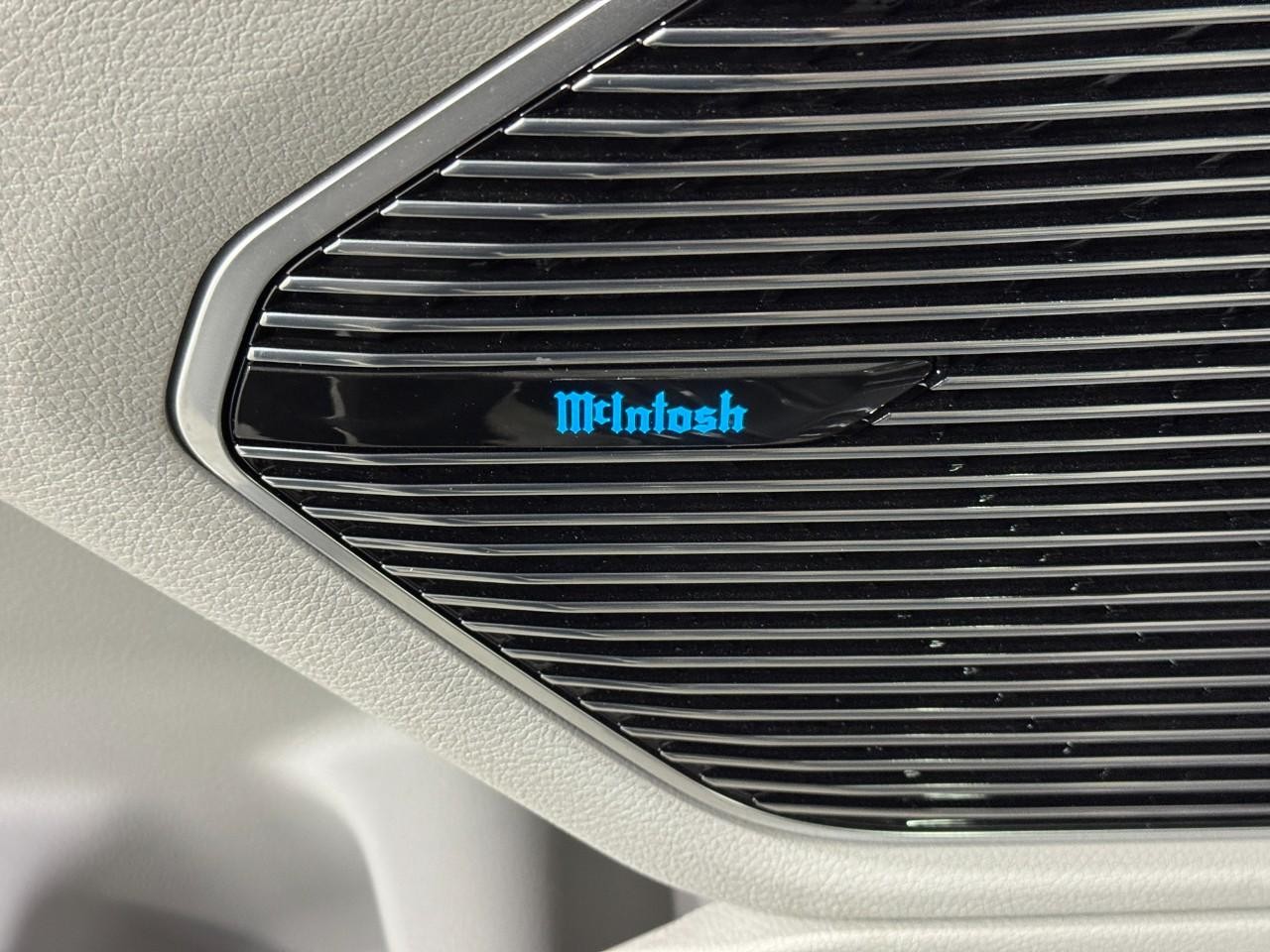 Jeep Grand Cherokee L Vehicle Full-screen Gallery Image 24