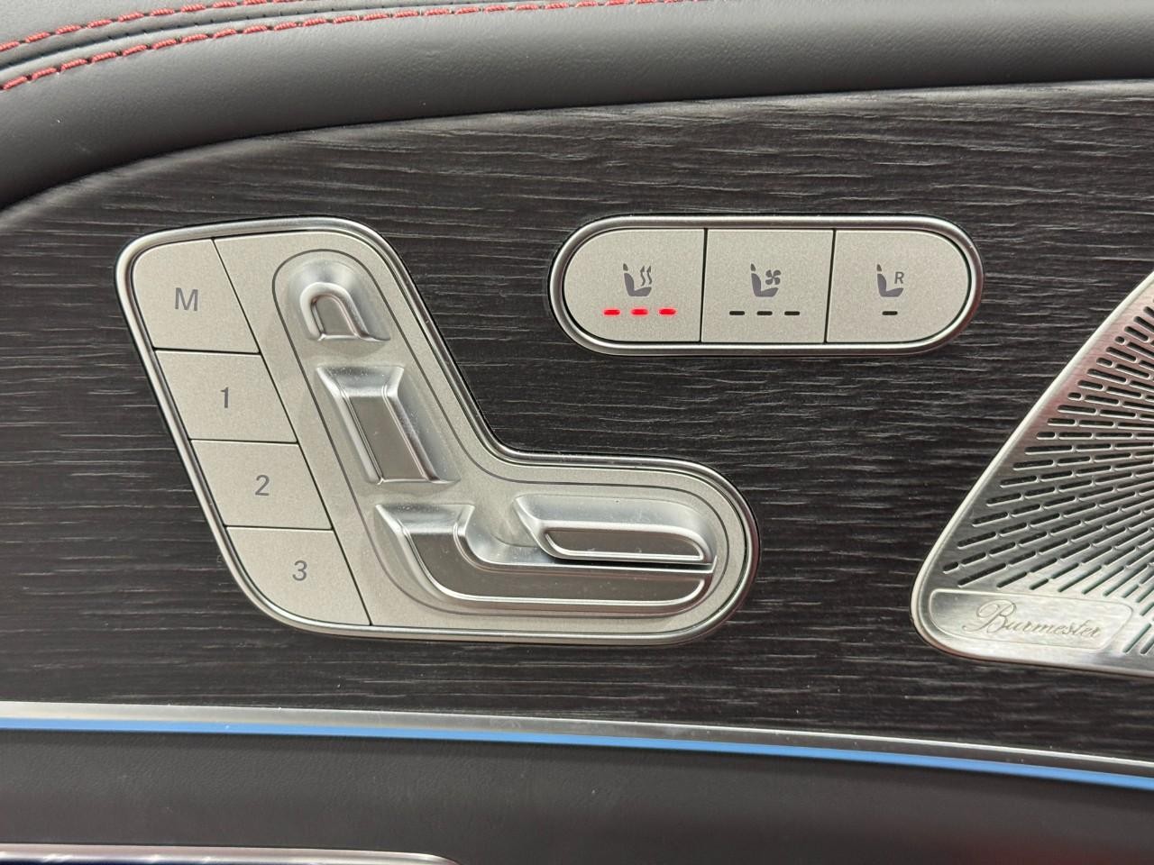 Mercedes-Benz GLE Vehicle Full-screen Gallery Image 24