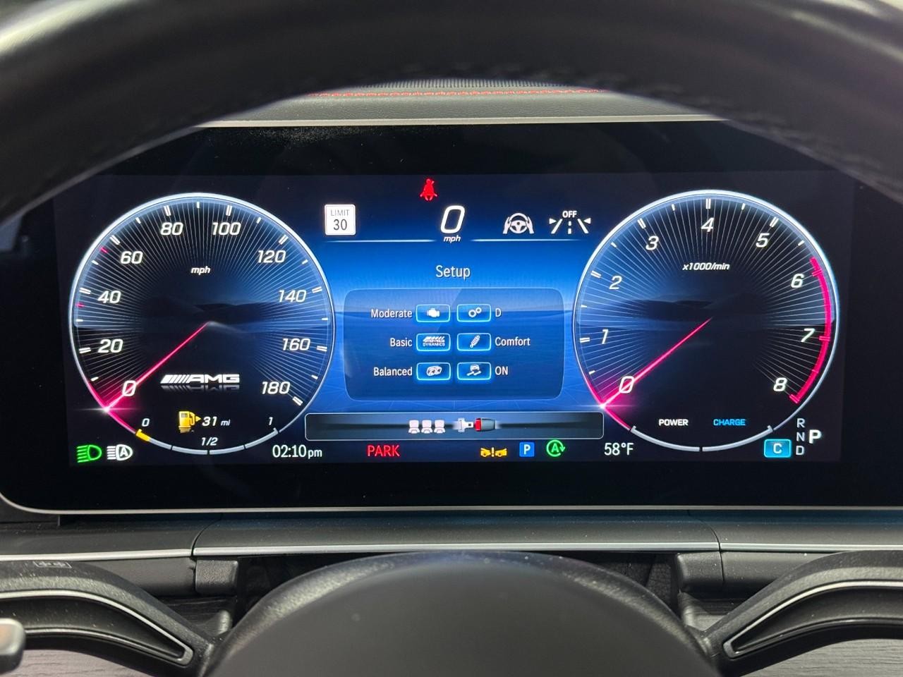 Mercedes-Benz GLE Vehicle Full-screen Gallery Image 34