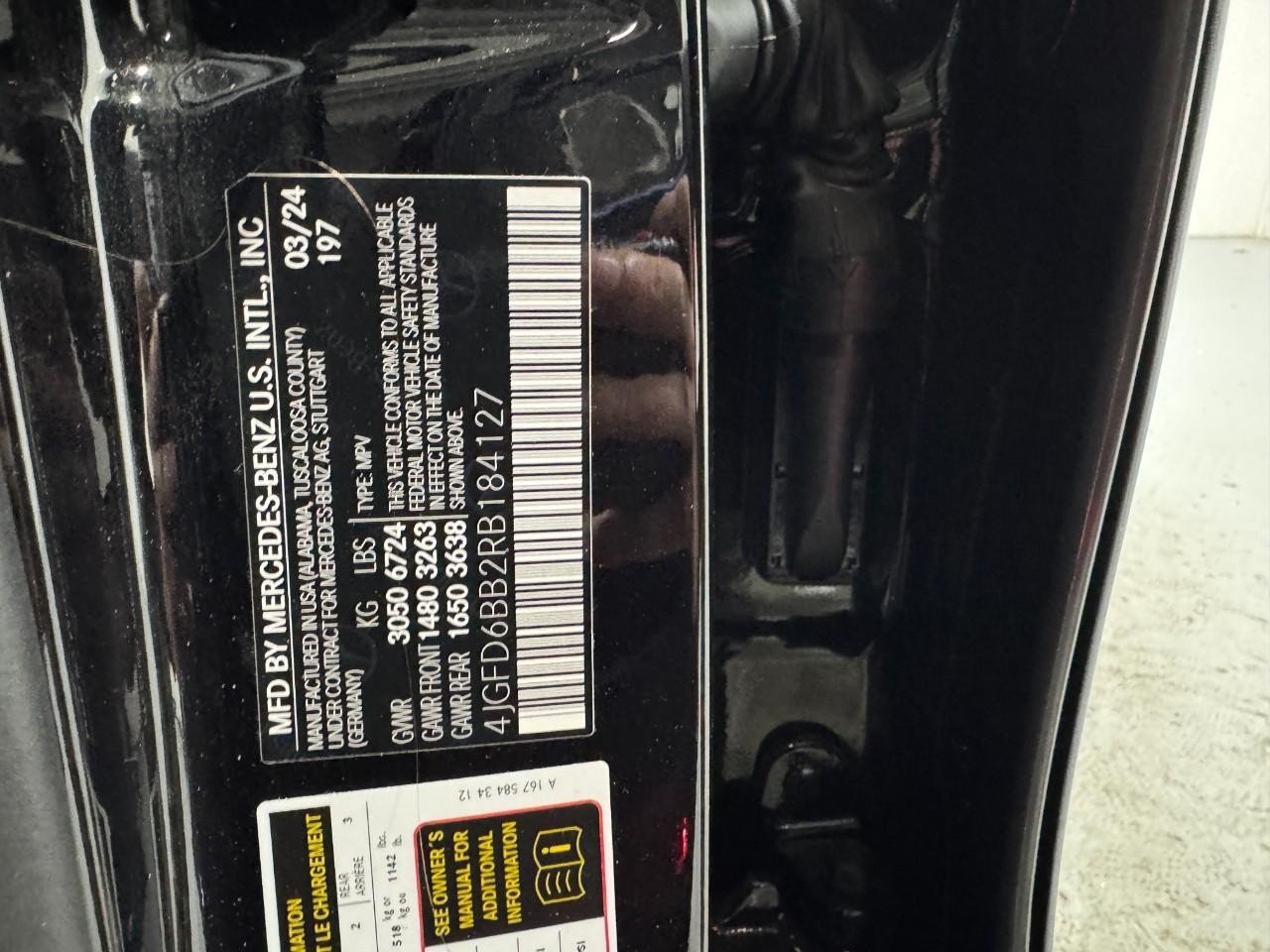 Mercedes-Benz GLE Vehicle Full-screen Gallery Image 37