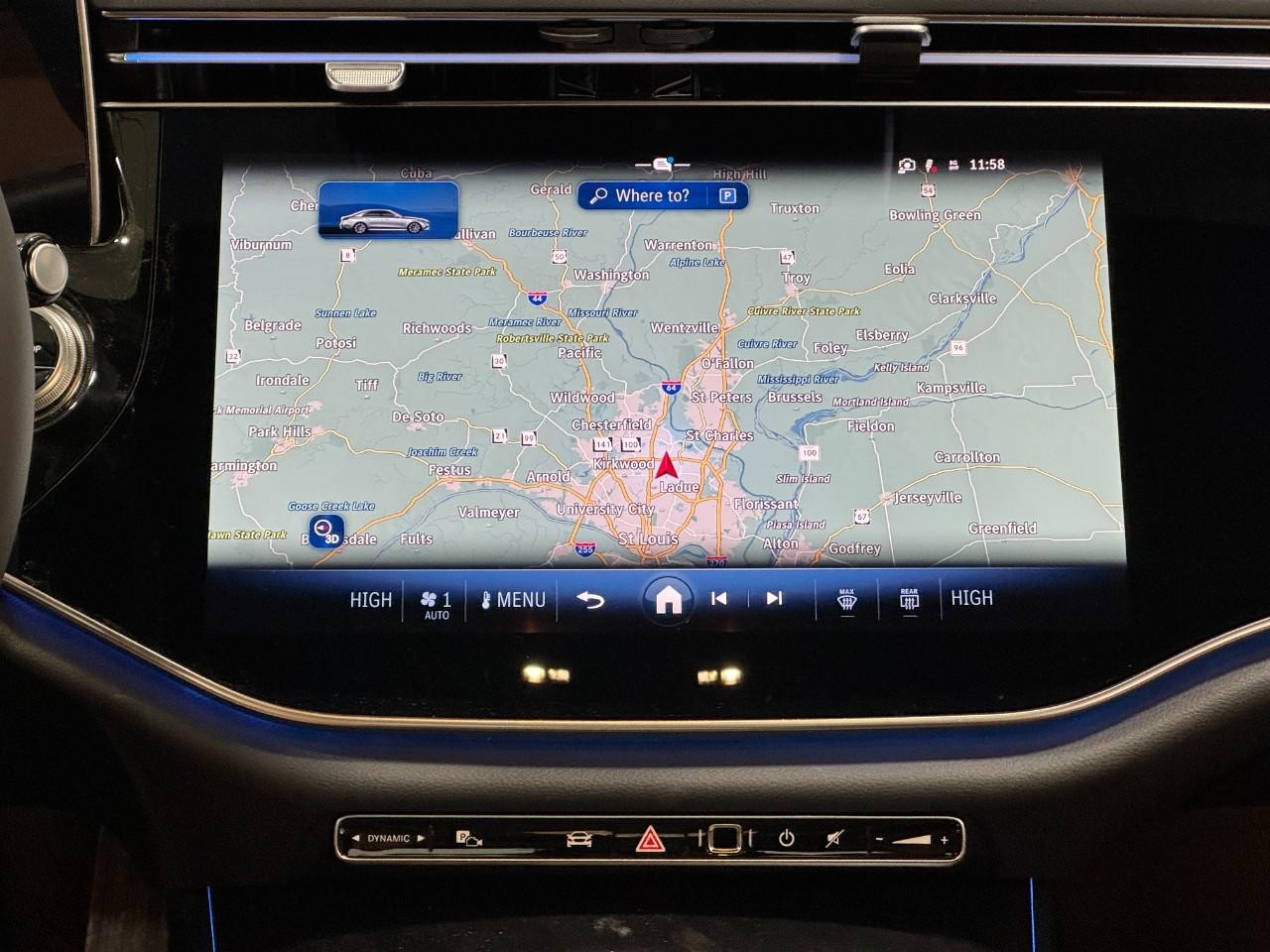 Mercedes-Benz E-Class Vehicle Full-screen Gallery Image 14