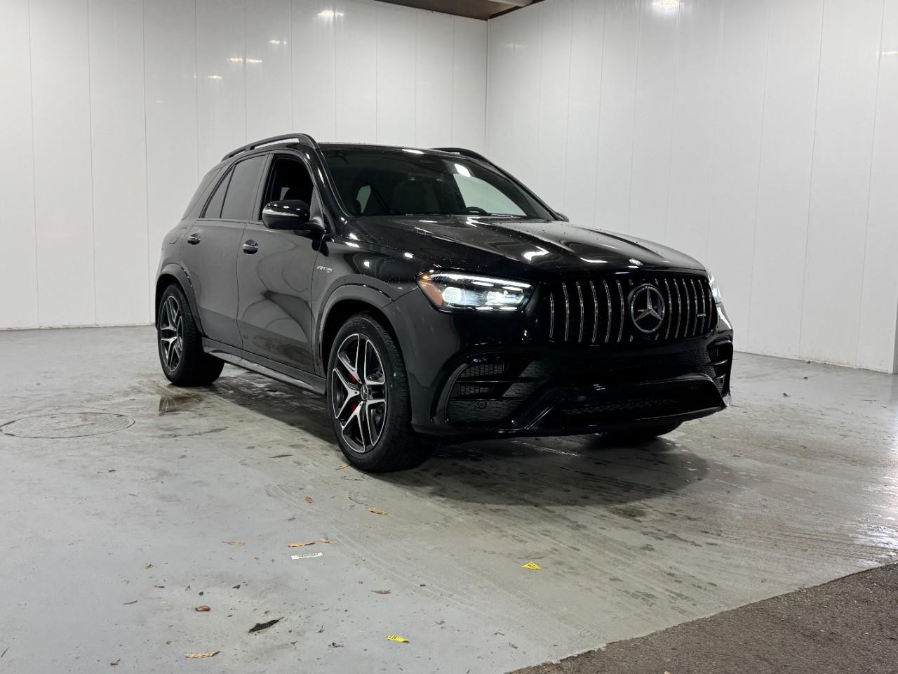 Mercedes-Benz GLE Vehicle Full-screen Gallery Image 6