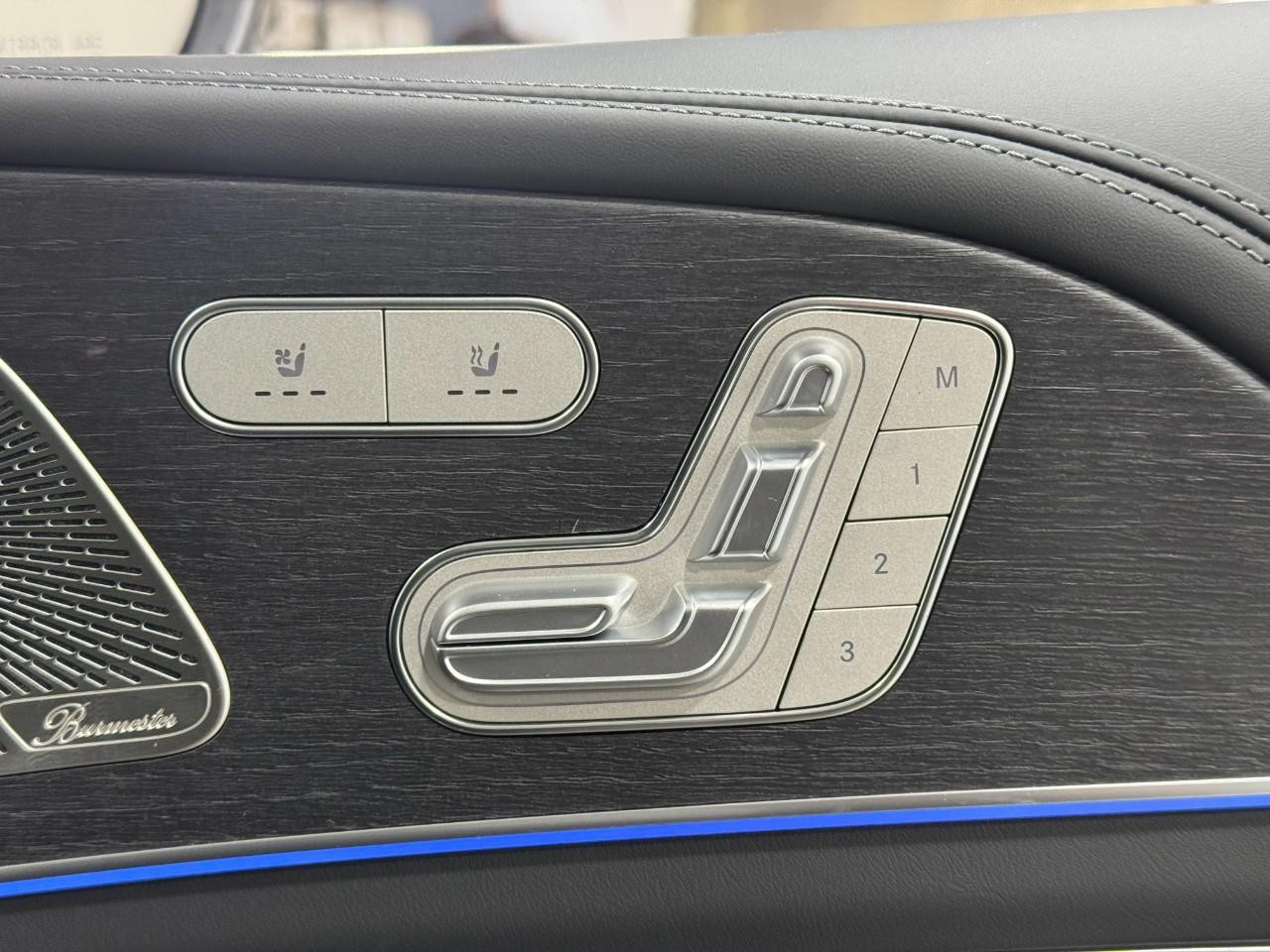 Mercedes-Benz GLE Vehicle Full-screen Gallery Image 20