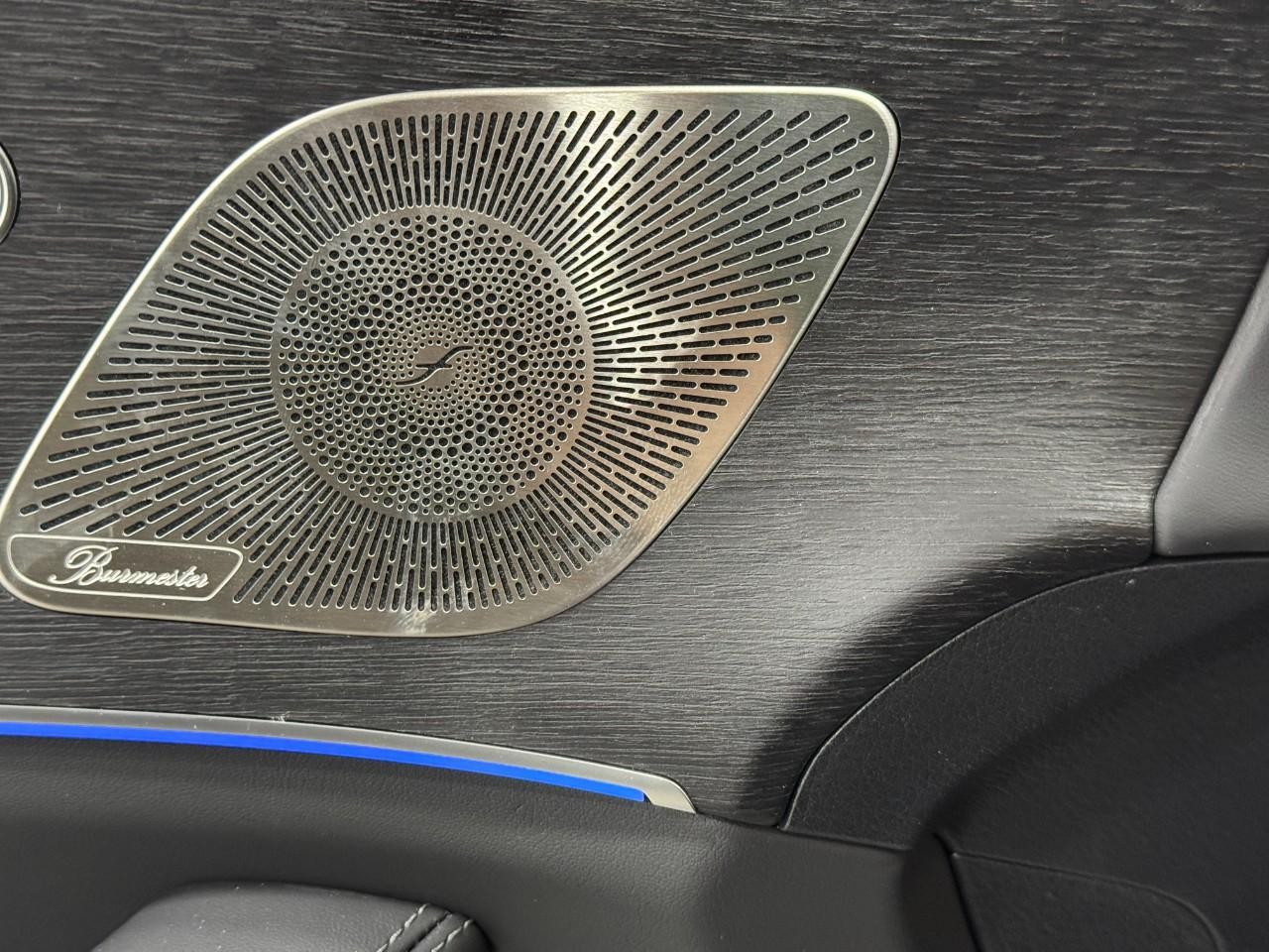 Mercedes-Benz GLE Vehicle Full-screen Gallery Image 23