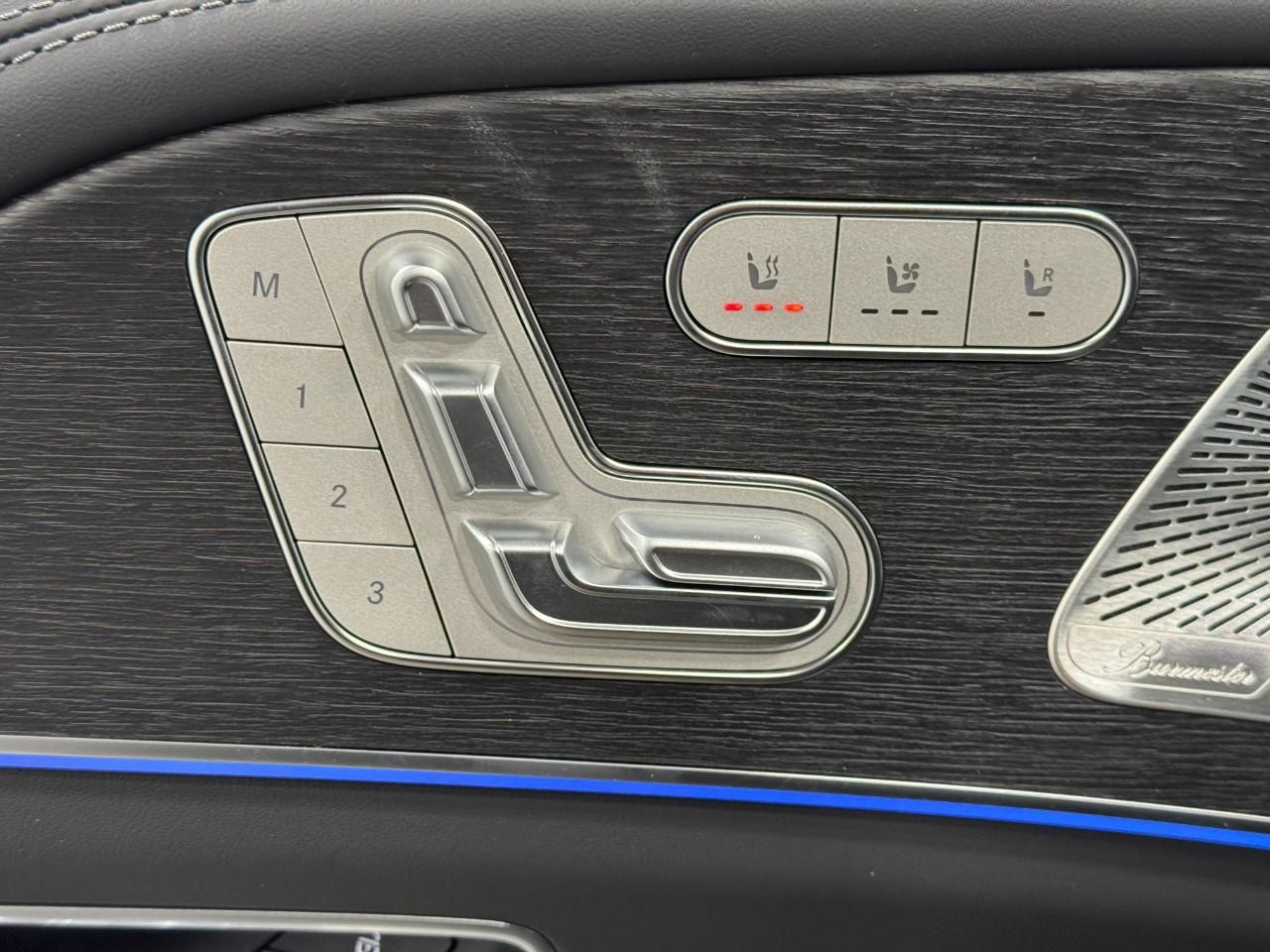 Mercedes-Benz GLE Vehicle Full-screen Gallery Image 24