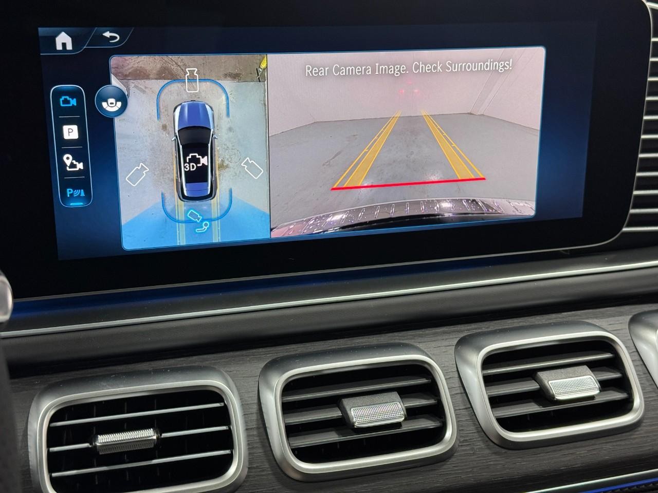 Mercedes-Benz GLE Vehicle Full-screen Gallery Image 35