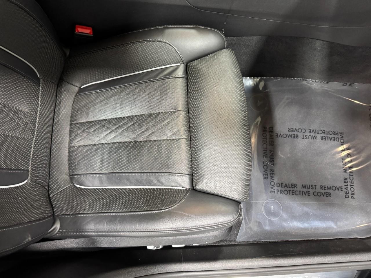 BMW 5 Series Vehicle Full-screen Gallery Image 20