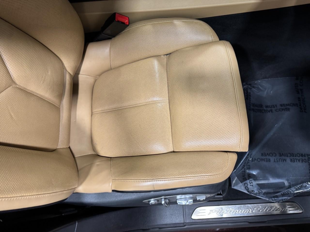 Porsche Cayenne Vehicle Full-screen Gallery Image 19