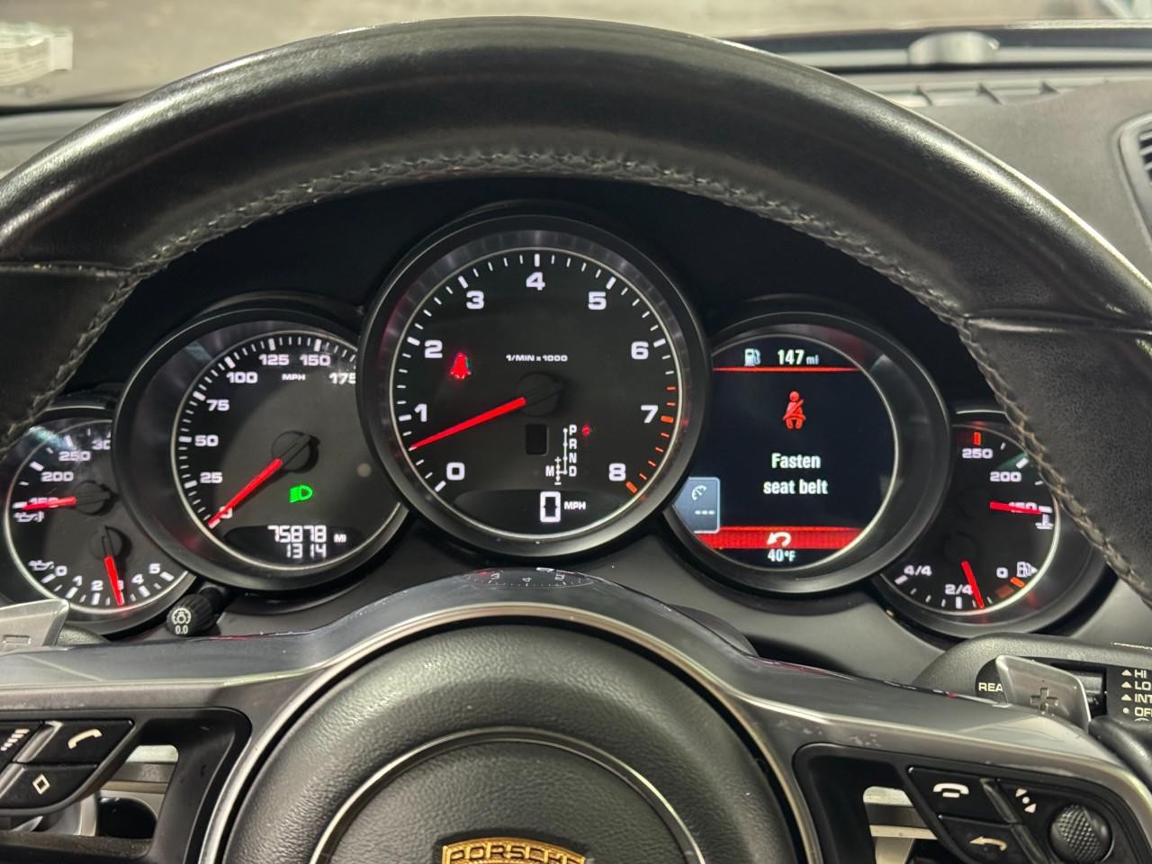 Porsche Cayenne Vehicle Full-screen Gallery Image 35