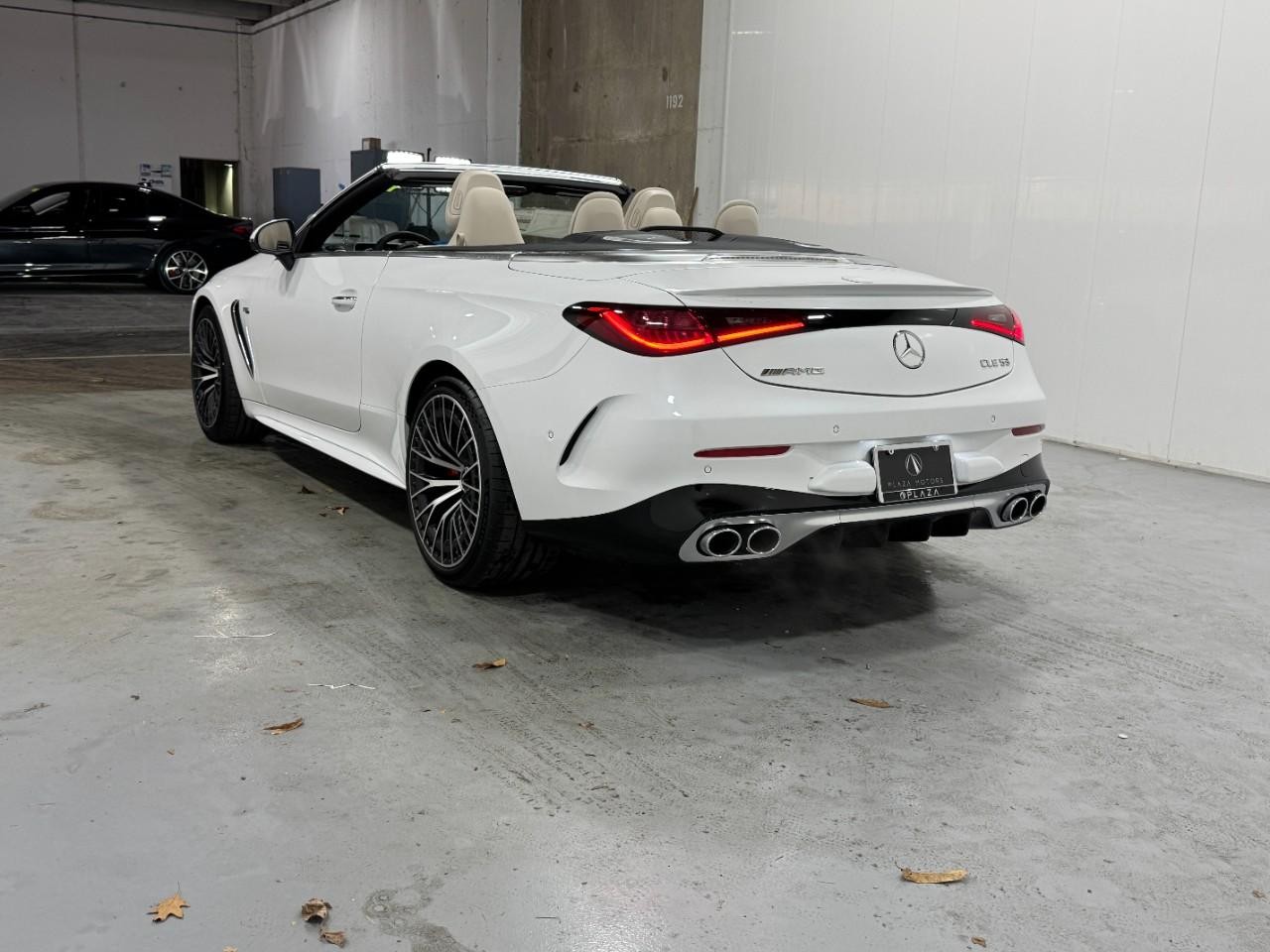 Mercedes-Benz CLE Vehicle Full-screen Gallery Image 3