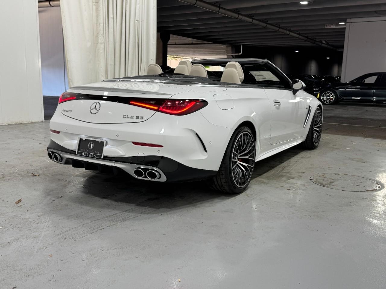 Mercedes-Benz CLE Vehicle Full-screen Gallery Image 4