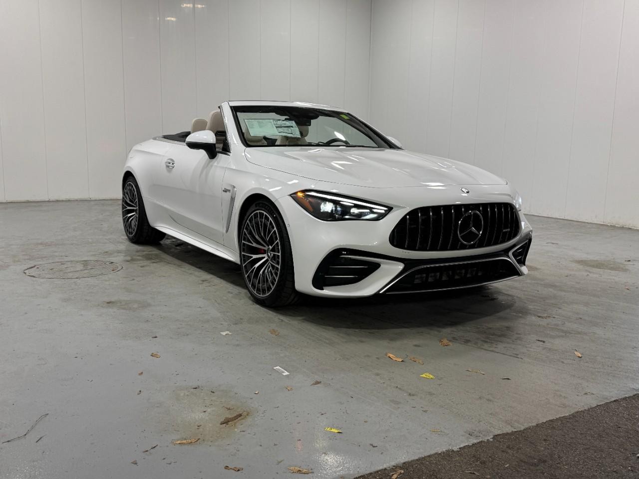 Mercedes-Benz CLE Vehicle Full-screen Gallery Image 6