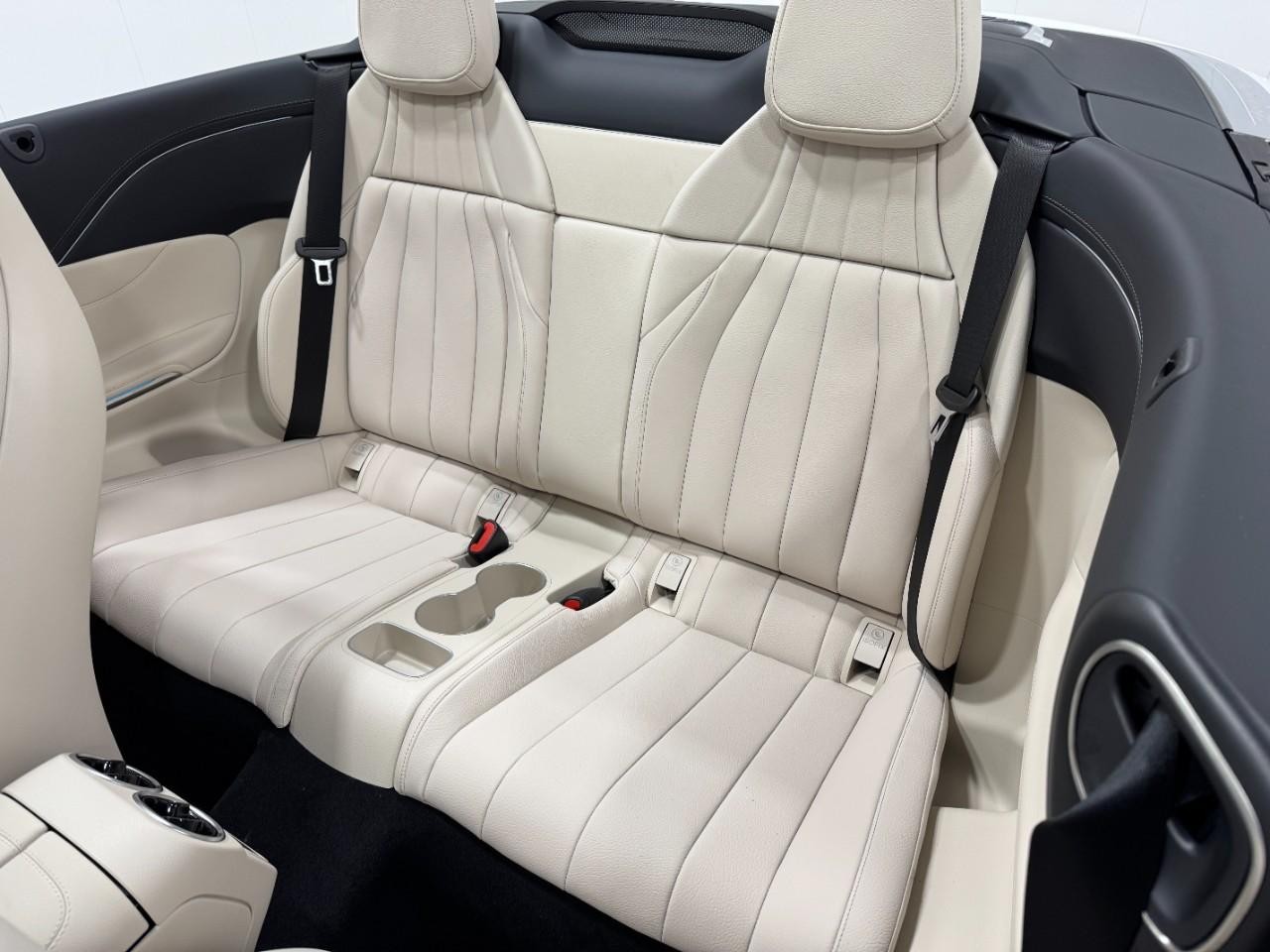 Mercedes-Benz CLE Vehicle Full-screen Gallery Image 8