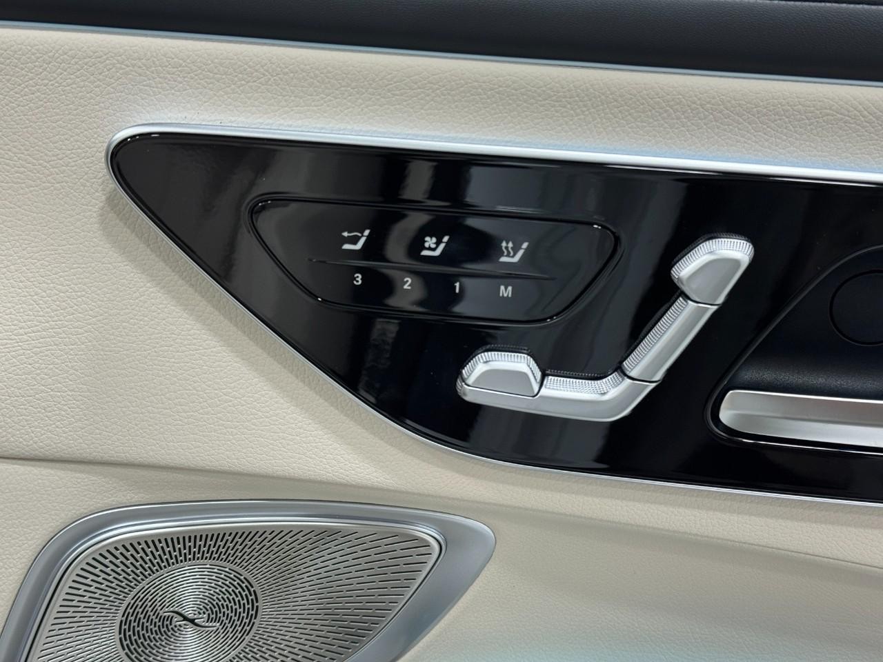 Mercedes-Benz CLE Vehicle Full-screen Gallery Image 18