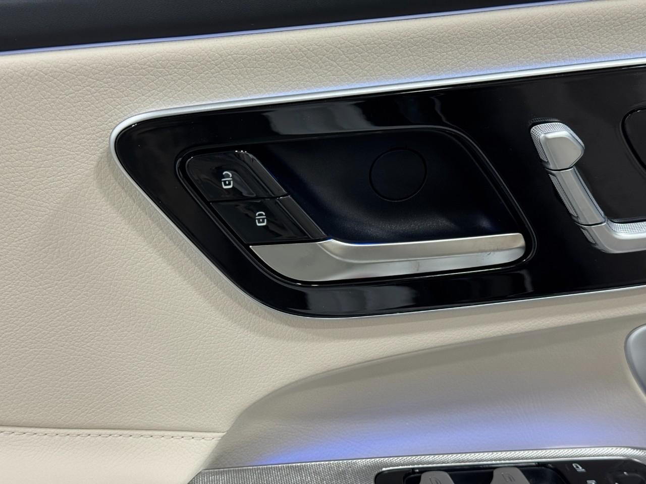 Mercedes-Benz CLE Vehicle Full-screen Gallery Image 22