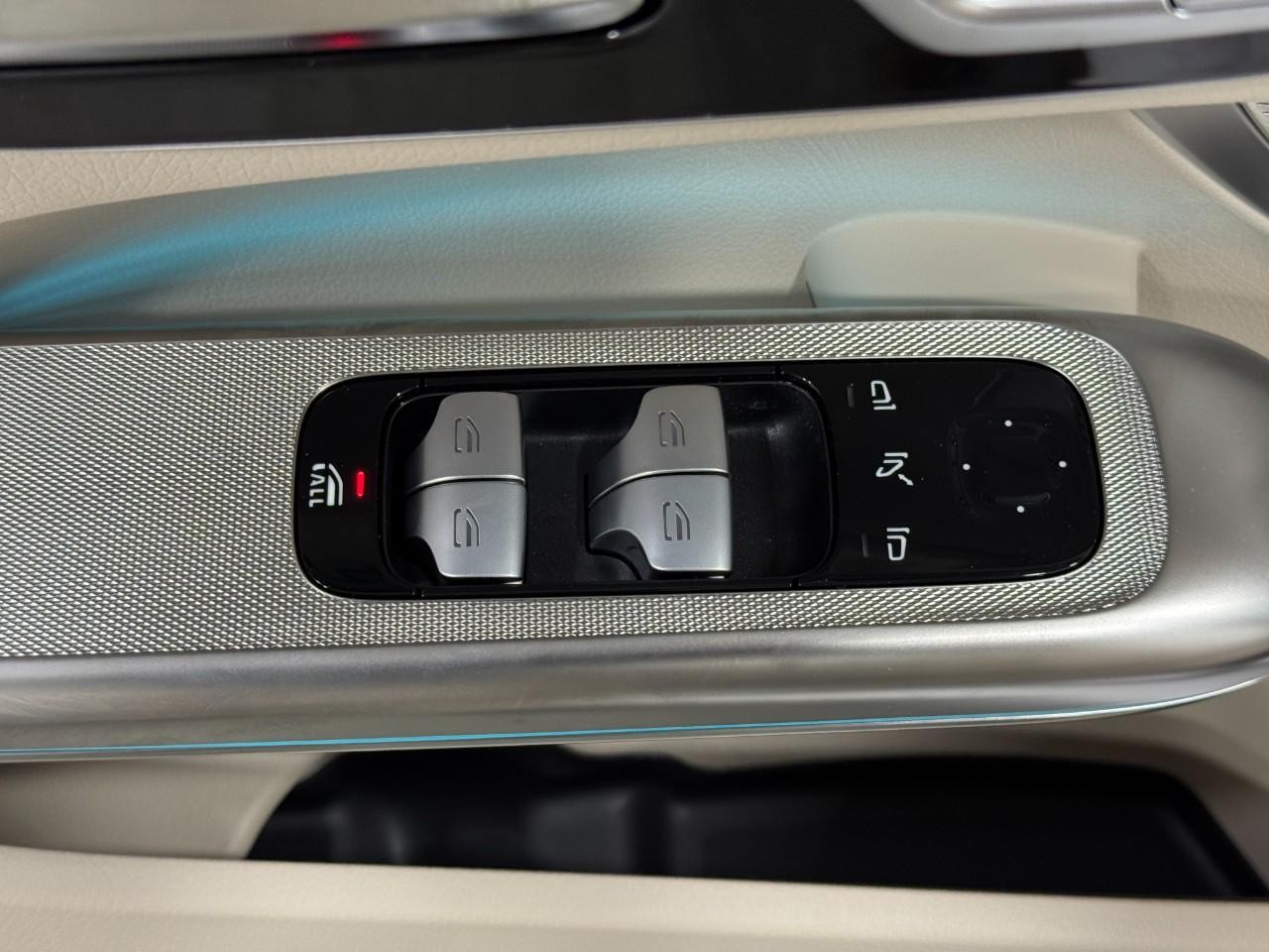 Mercedes-Benz CLE Vehicle Full-screen Gallery Image 23