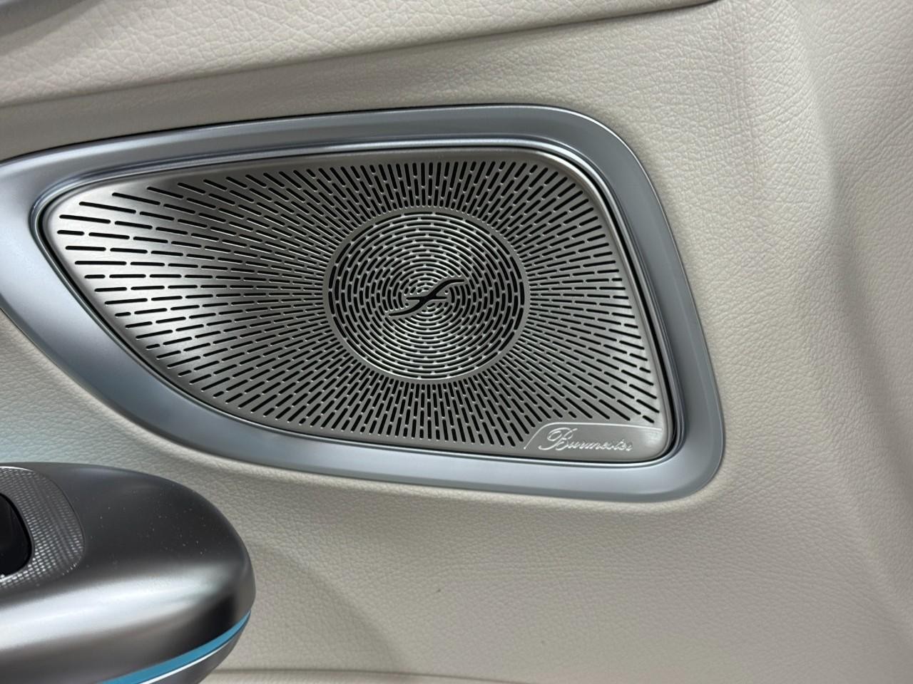 Mercedes-Benz CLE Vehicle Full-screen Gallery Image 24