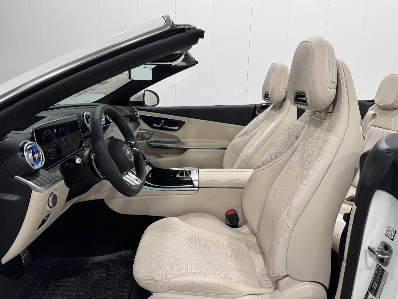 Mercedes-Benz CLE Vehicle Full-screen Gallery Image 26