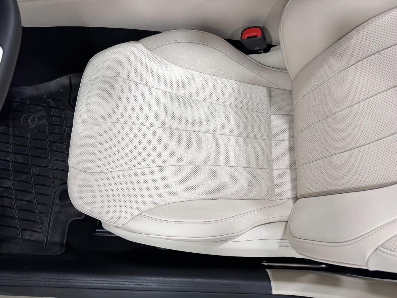 Mercedes-Benz CLE Vehicle Full-screen Gallery Image 27